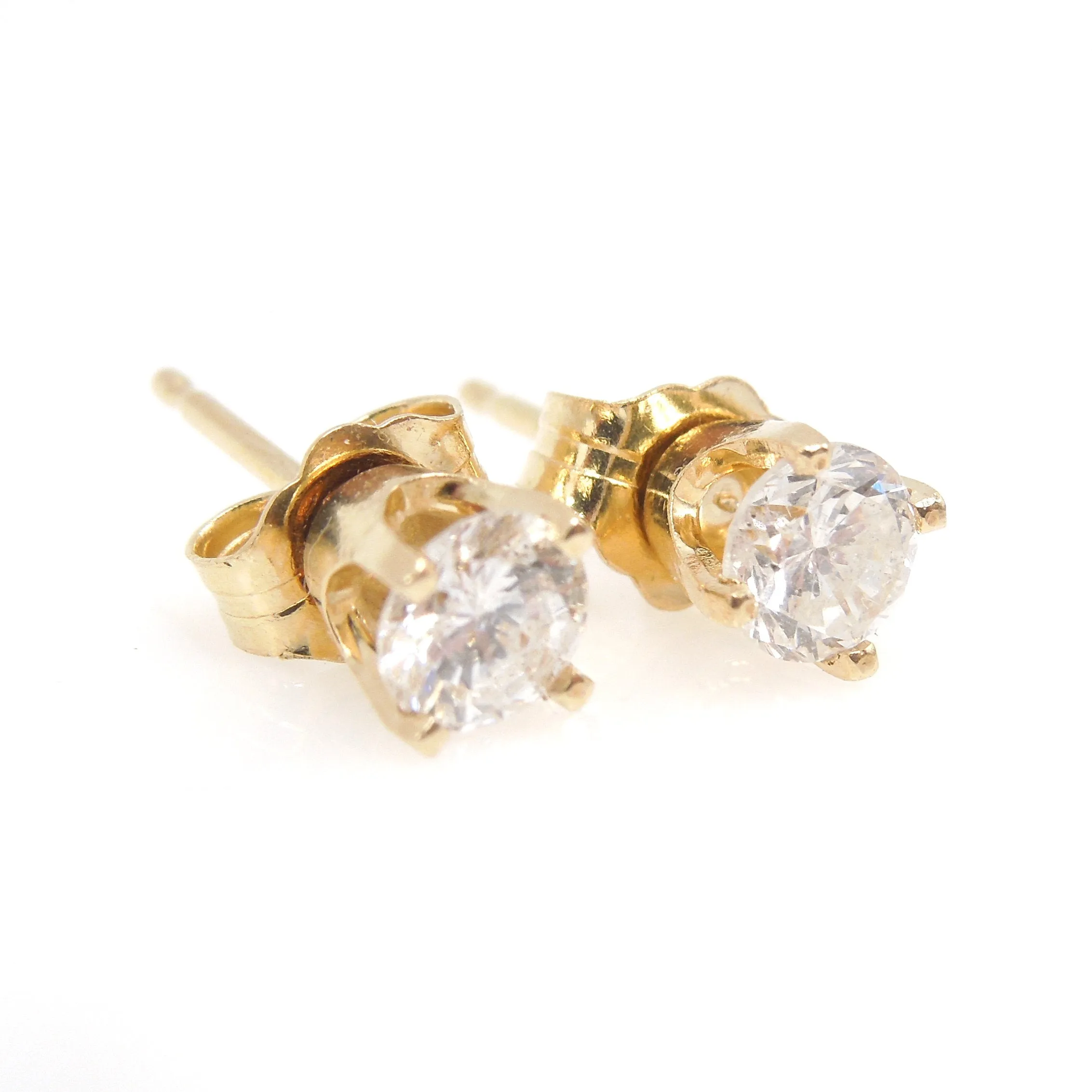 0.50 ctw Pair of Diamond Stud Earrings in Yellow Gold