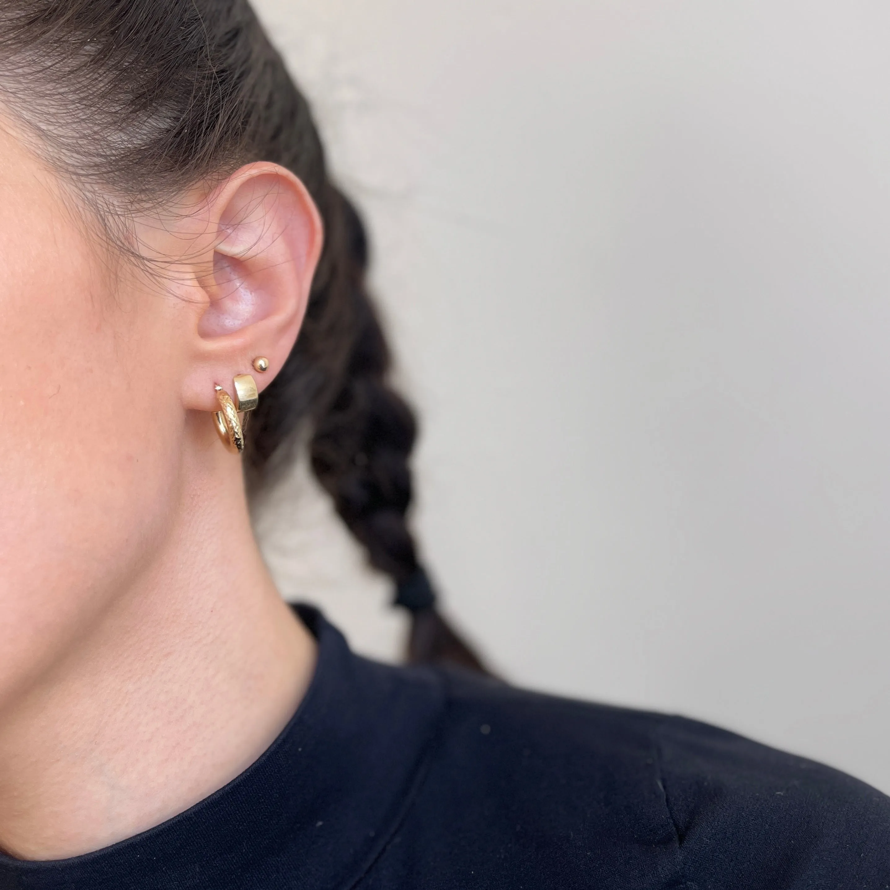 10KT Yellow Gold Diamond-Cut Tube Hoop Earrings 14mm