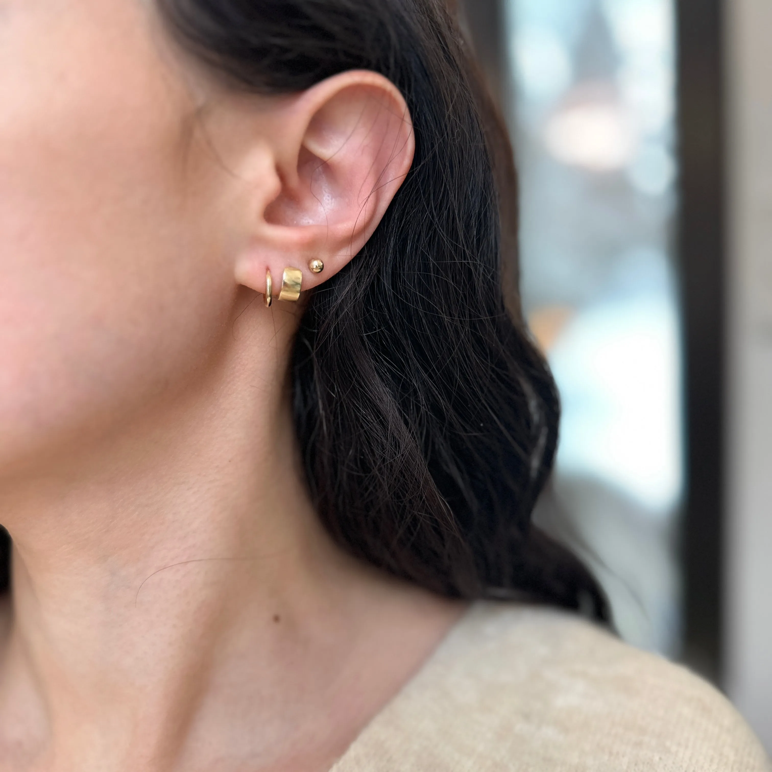 10KT Yellow Gold Thin Hinged Huggie Hoop Earrings 10mm