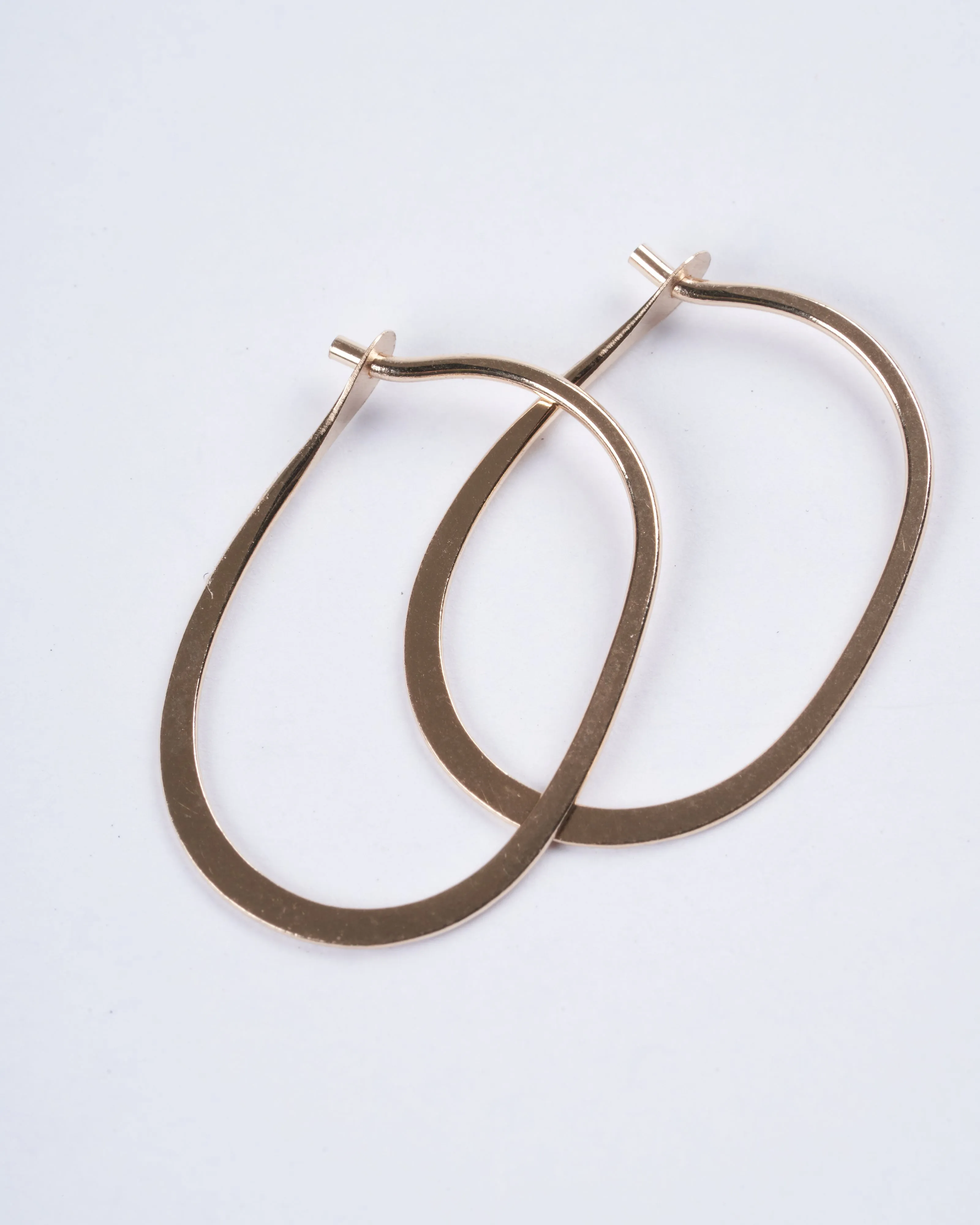 14 karat gold oval hoop