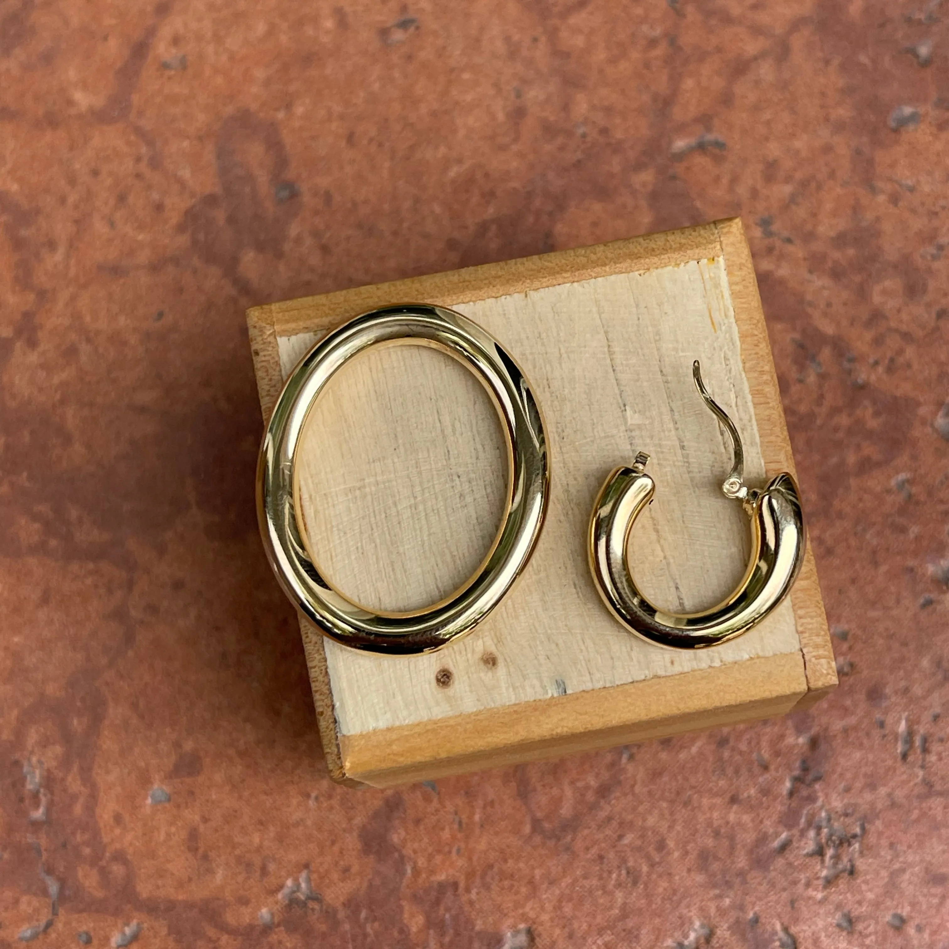 14KT Yellow Gold Tube Hoop Earrings with Large Oval Charms