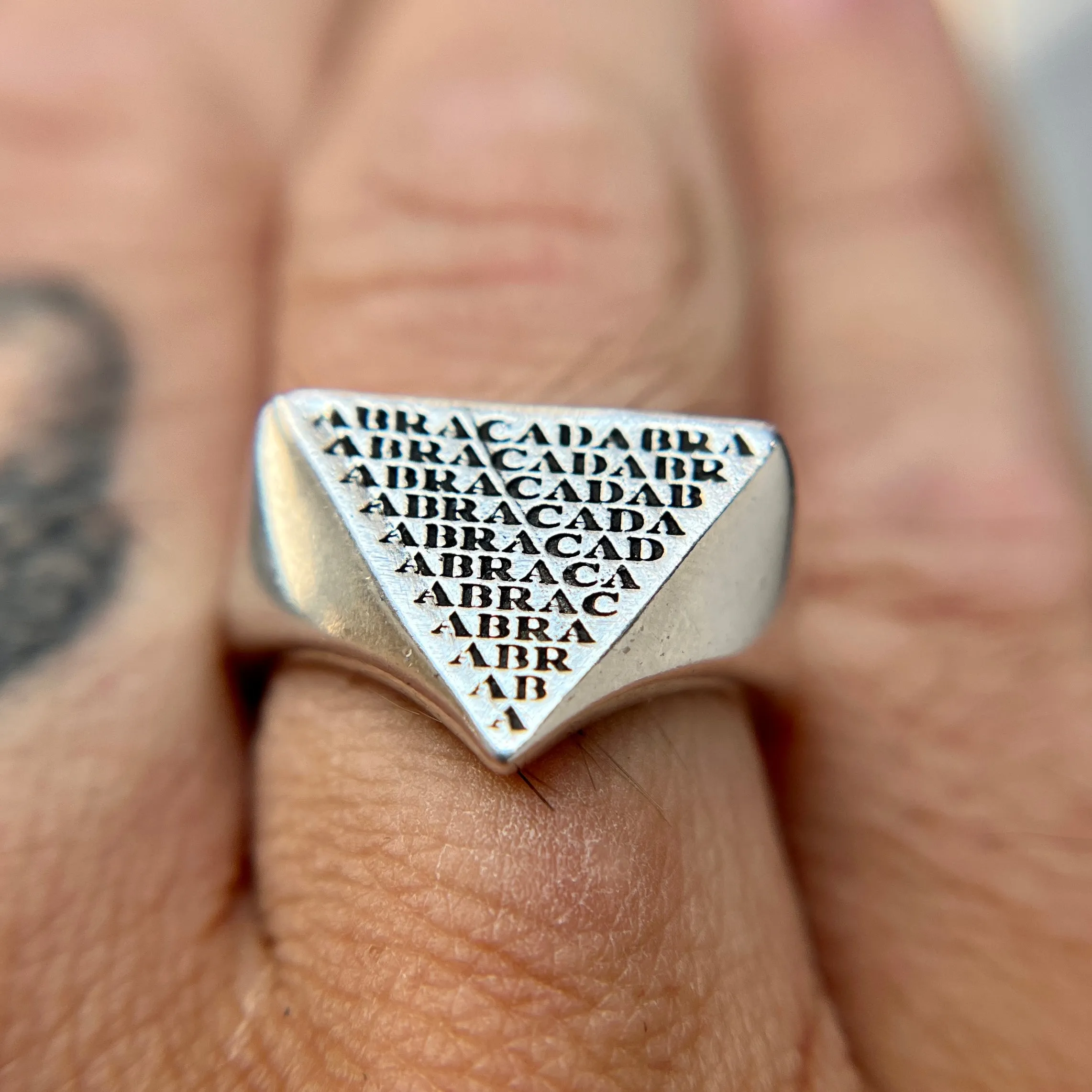 Abracadabra Signet