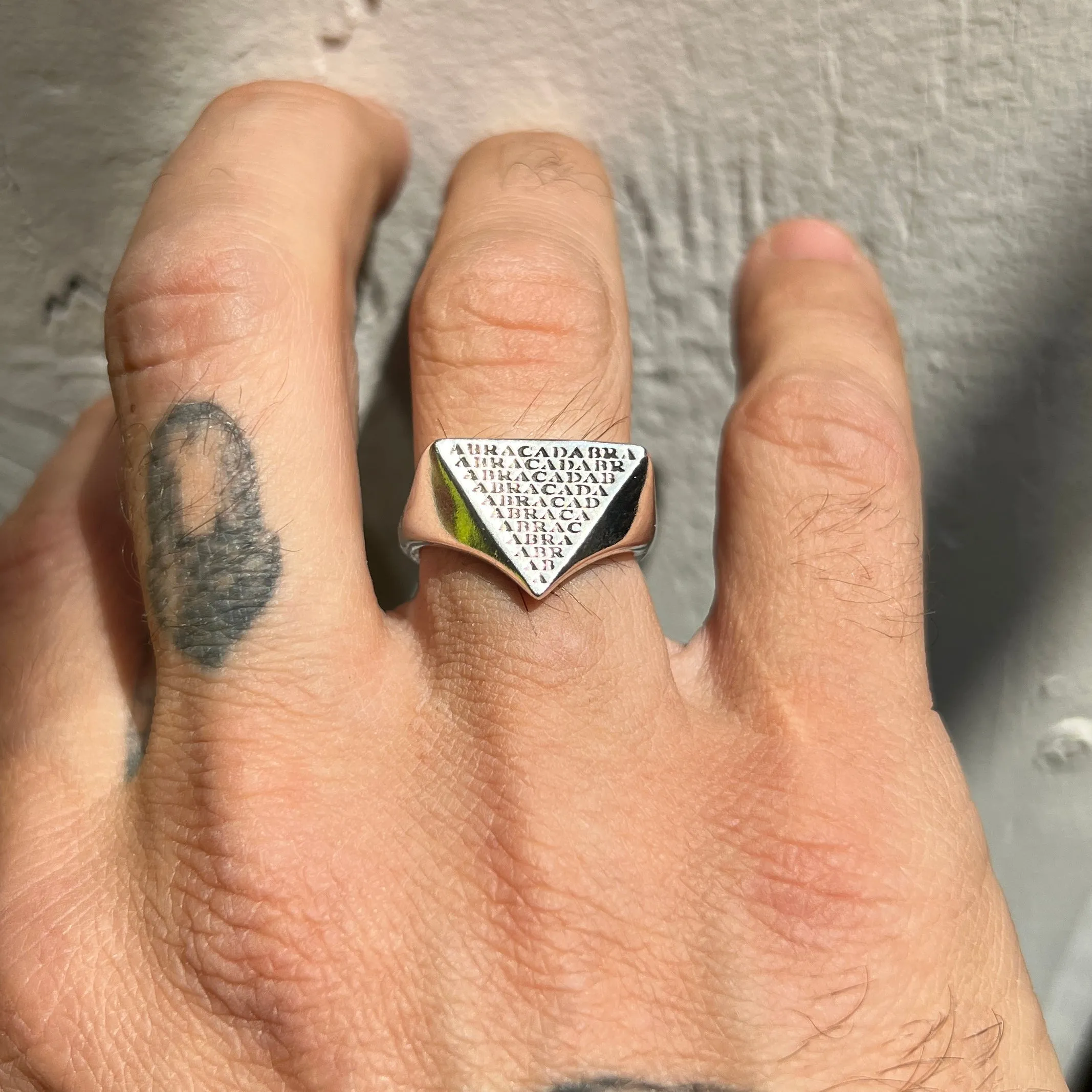 Abracadabra Signet