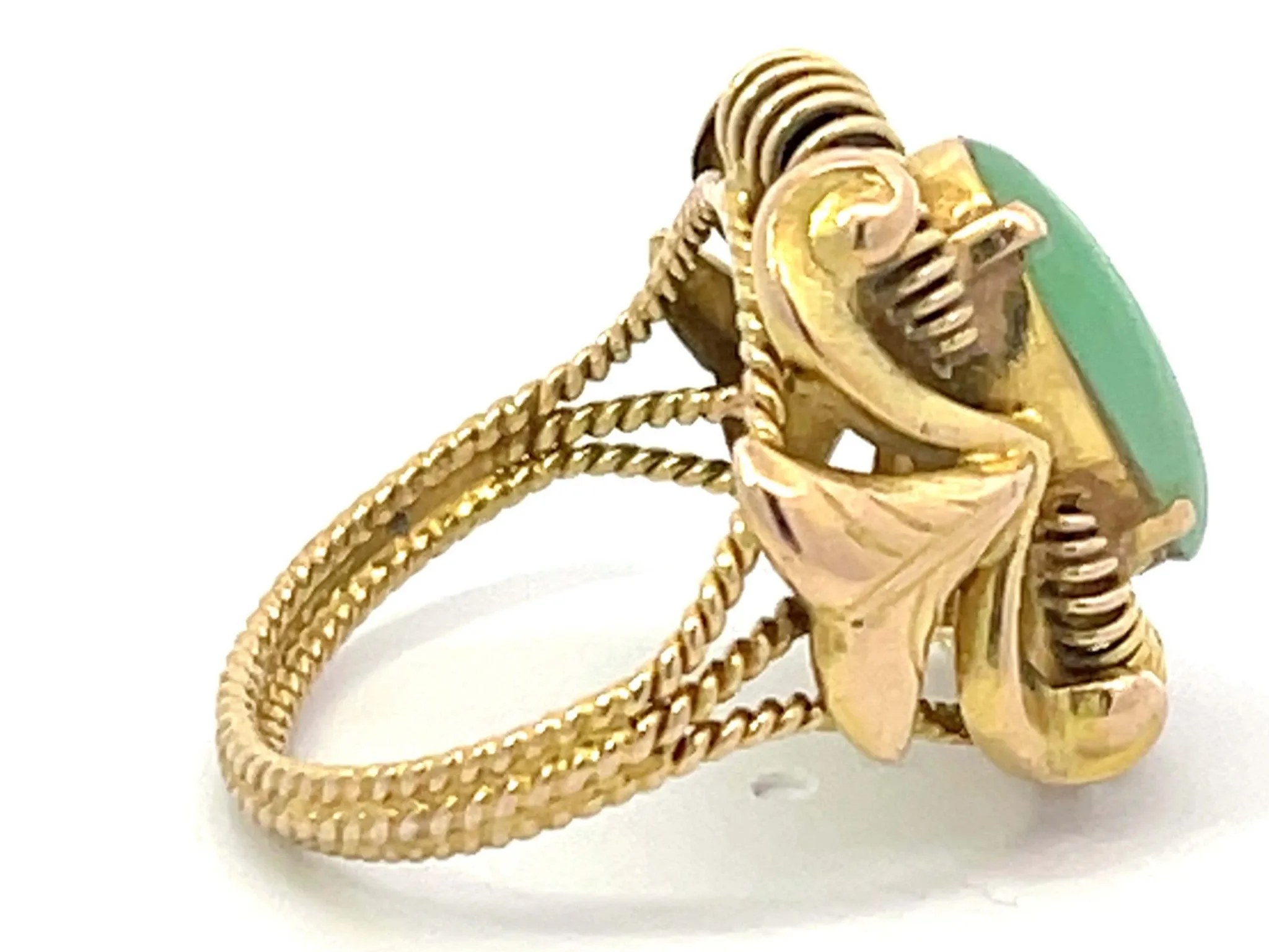 Art Deco Oval Jade Ring in 14K Yellow Gold