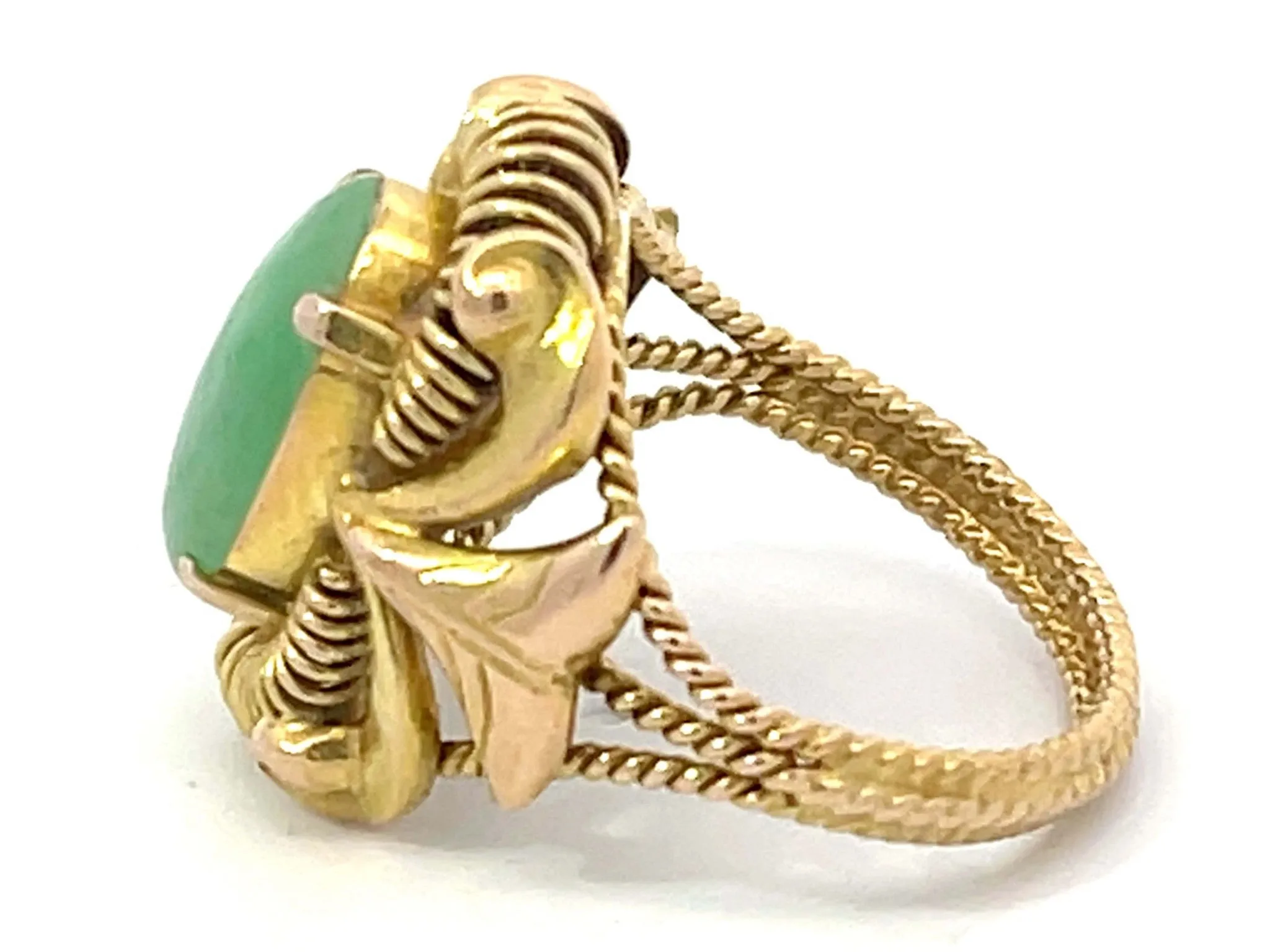 Art Deco Oval Jade Ring in 14K Yellow Gold