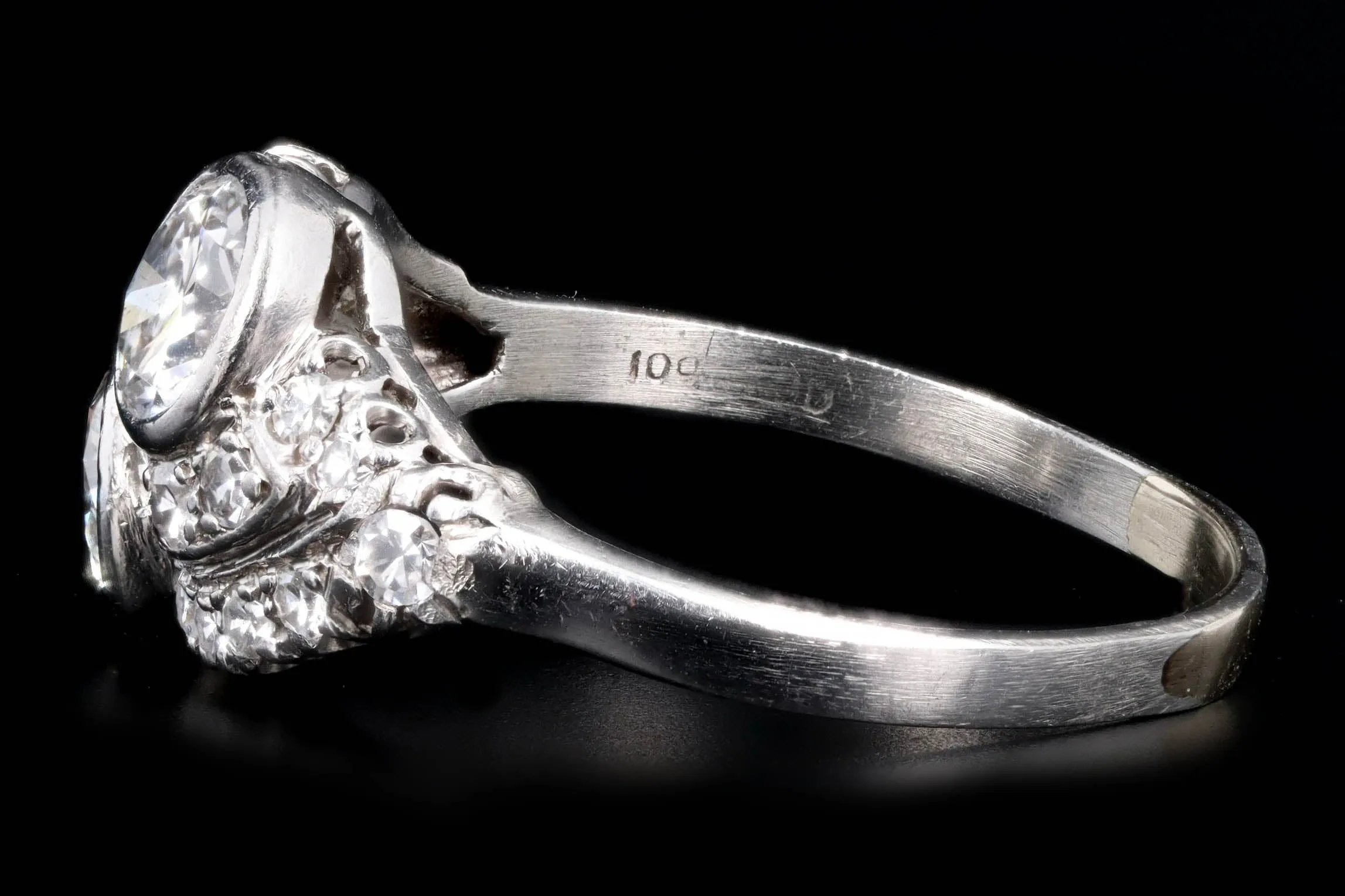 Art Deco Platinum 1.70 Carat Total Weight Diamond Two Stone Ring