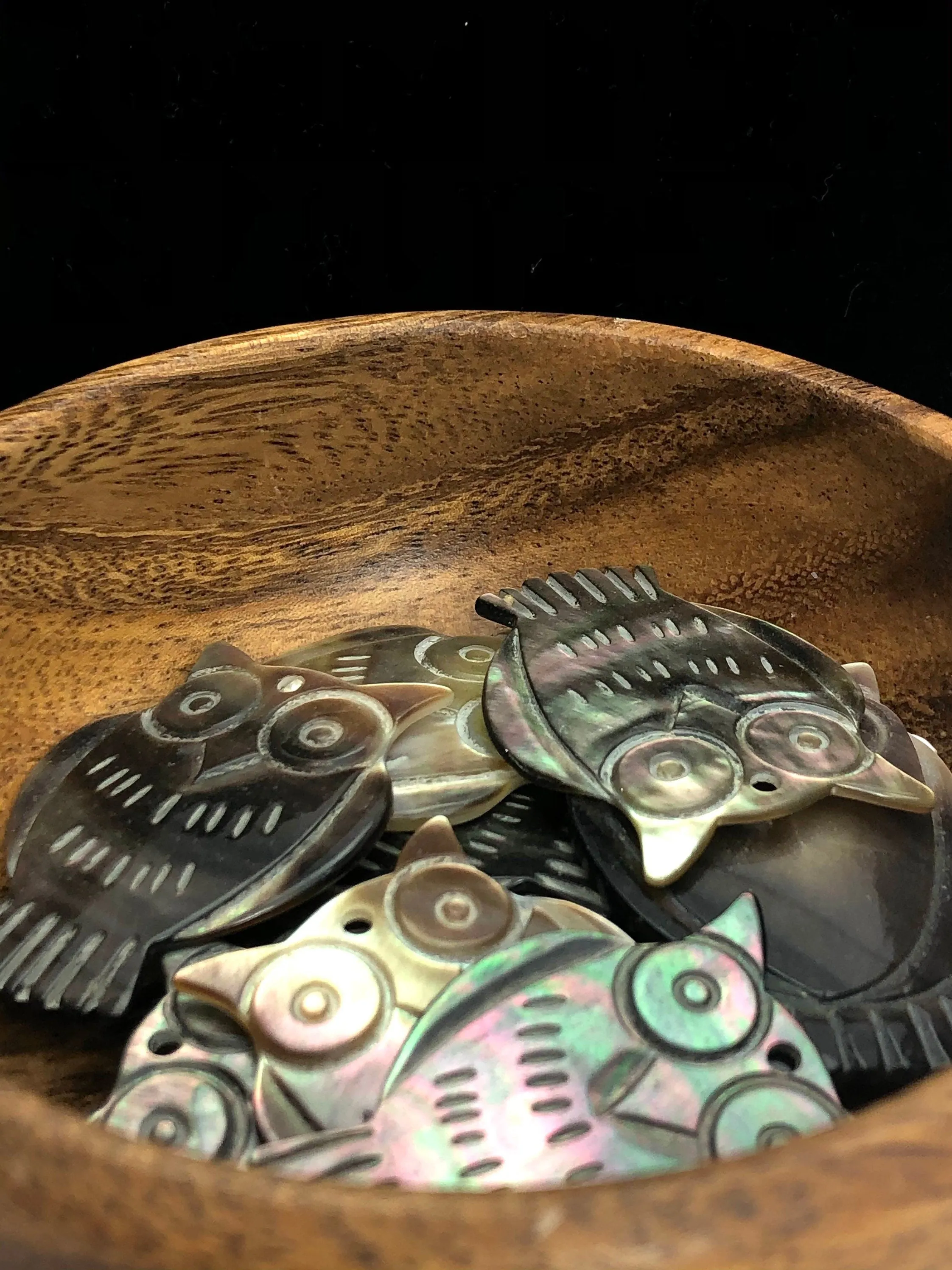 Black Tahitian Mother Of Pearl Owl Sku#M331