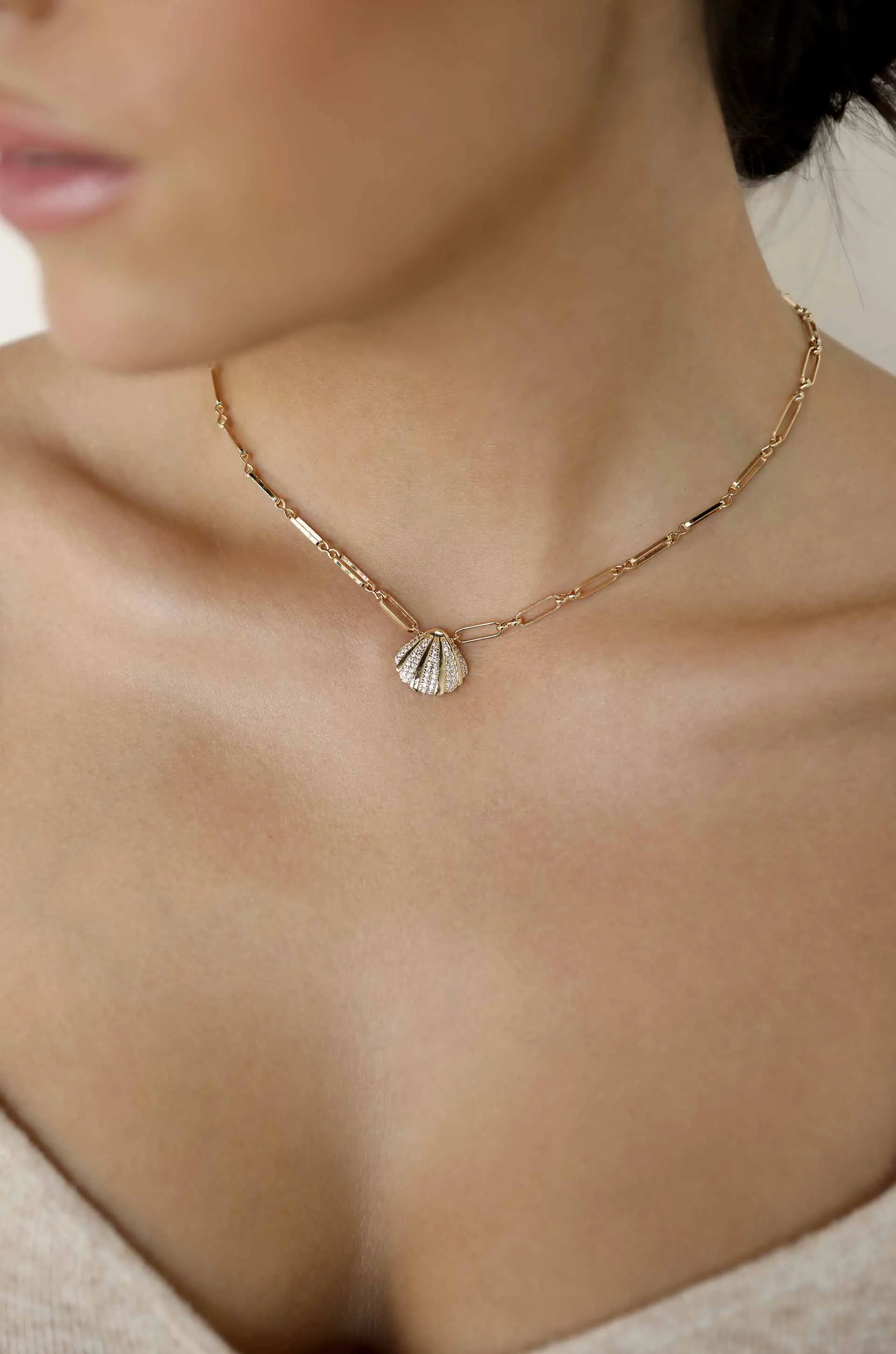 Clam Shell Charm Necklace
