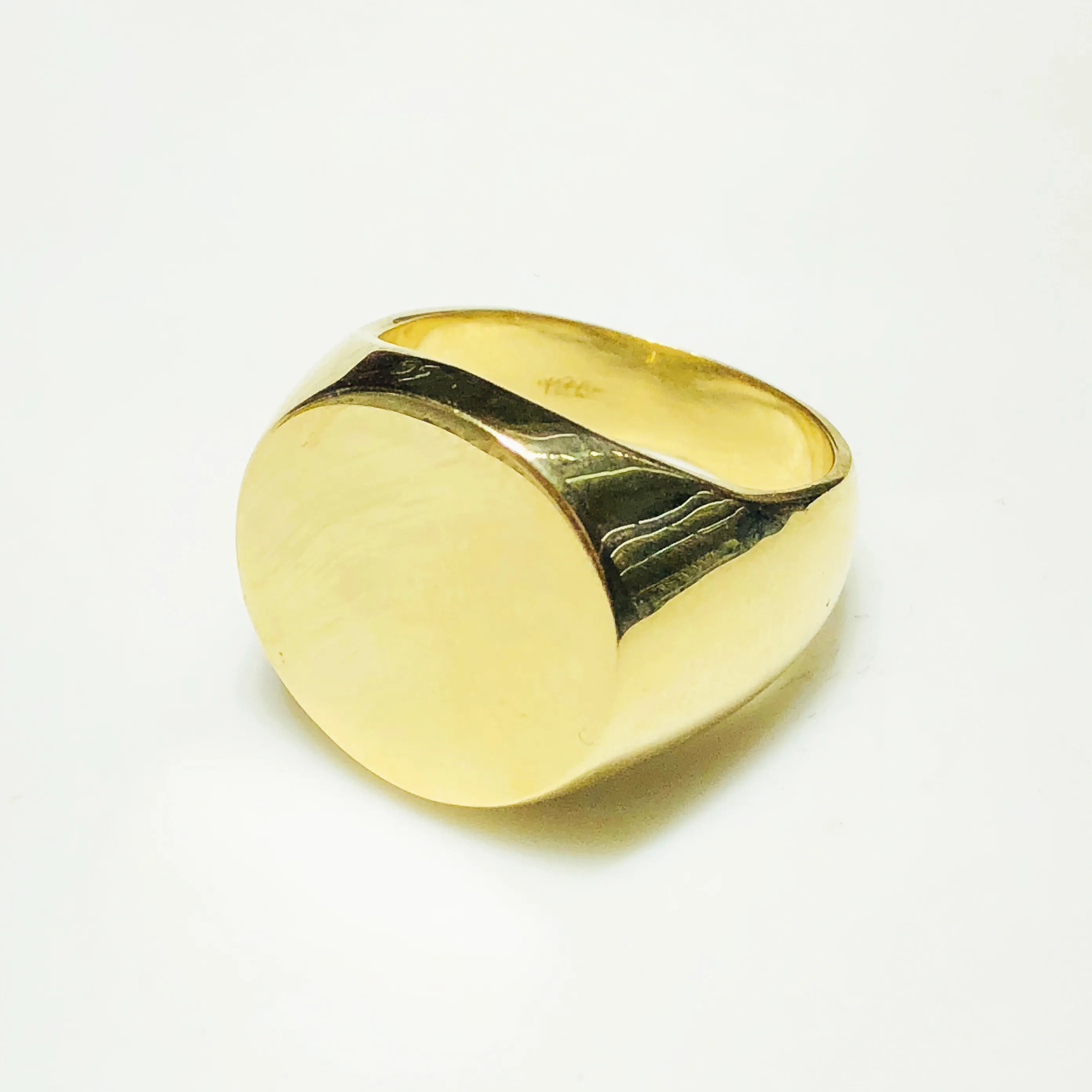 Custom Circle Signet Ring (Gold) (Silver)