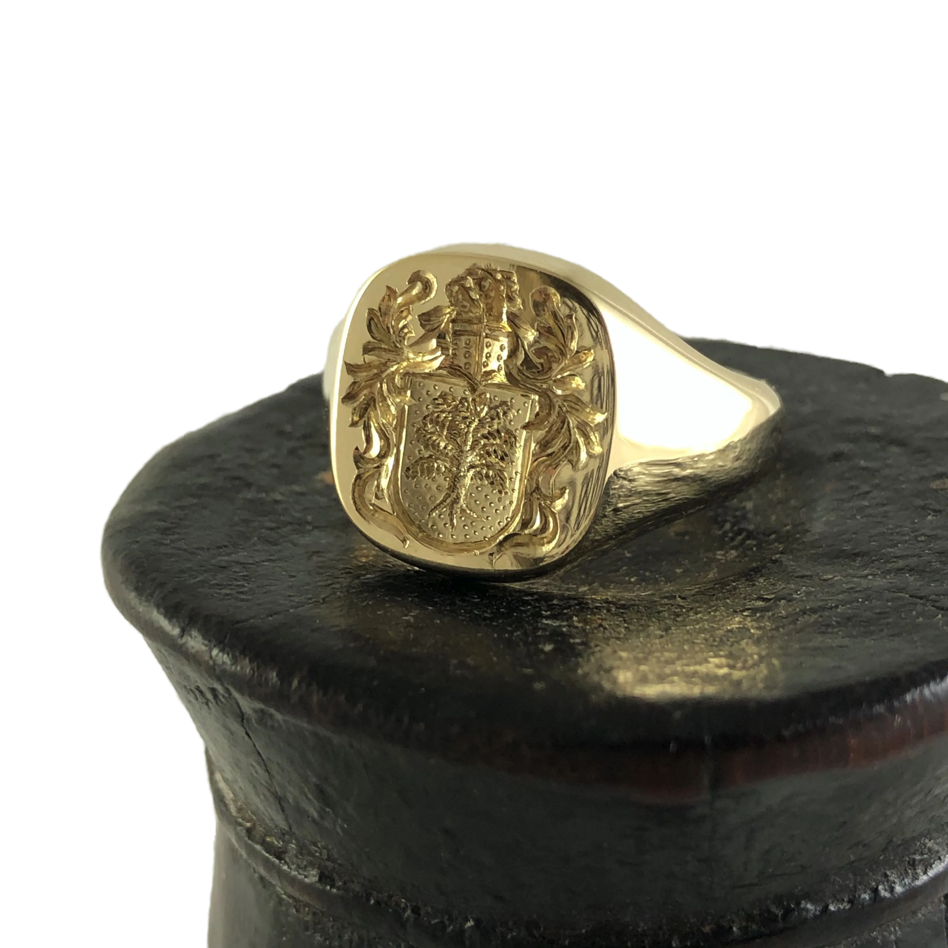 Family Coat of Arms Seal Engraved 16mm x 16mm  -  18 Carat Yellow Gold Signet Ring
