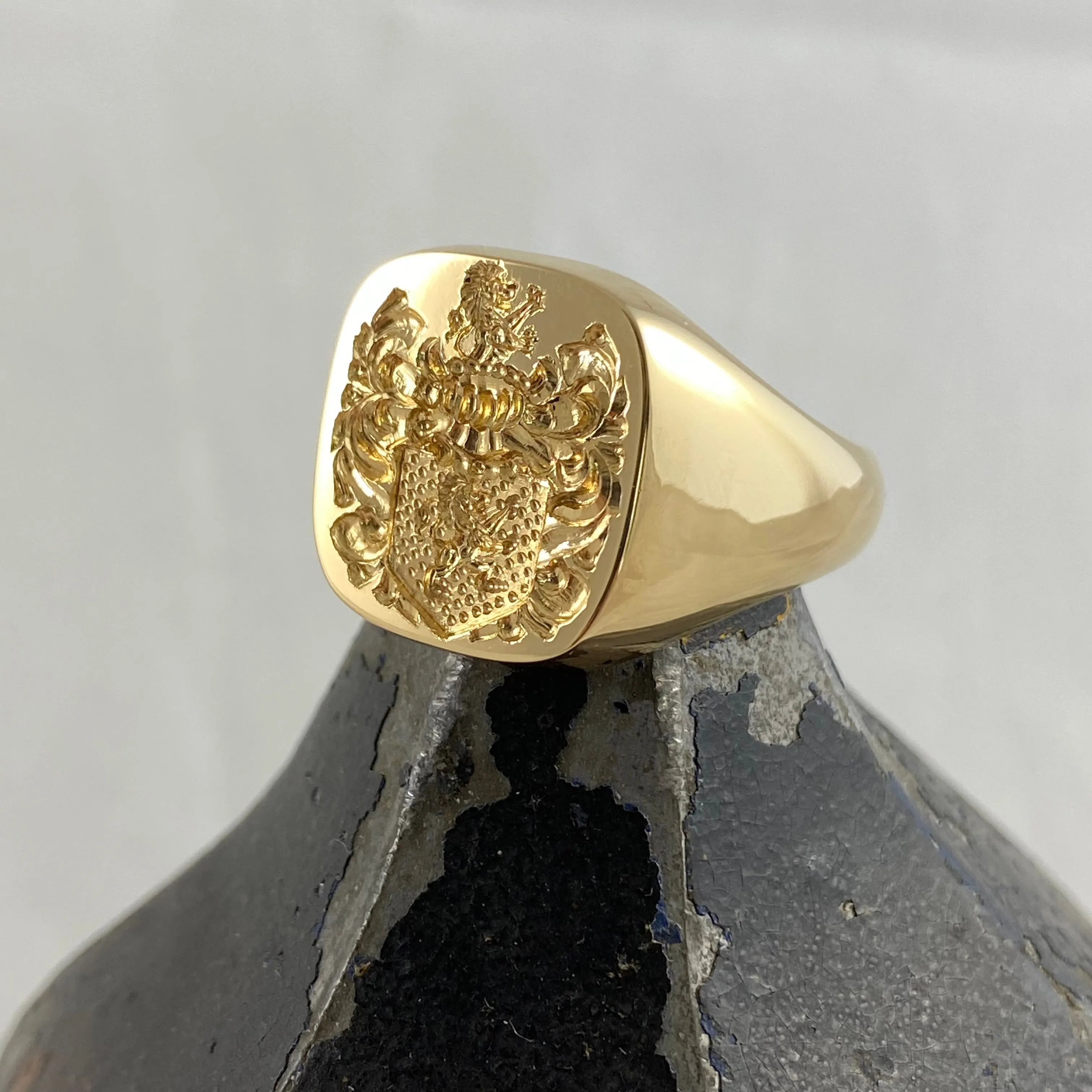 Family Coat of Arms Seal Engraved 16mm x 16mm  -  18 Carat Yellow Gold Signet Ring