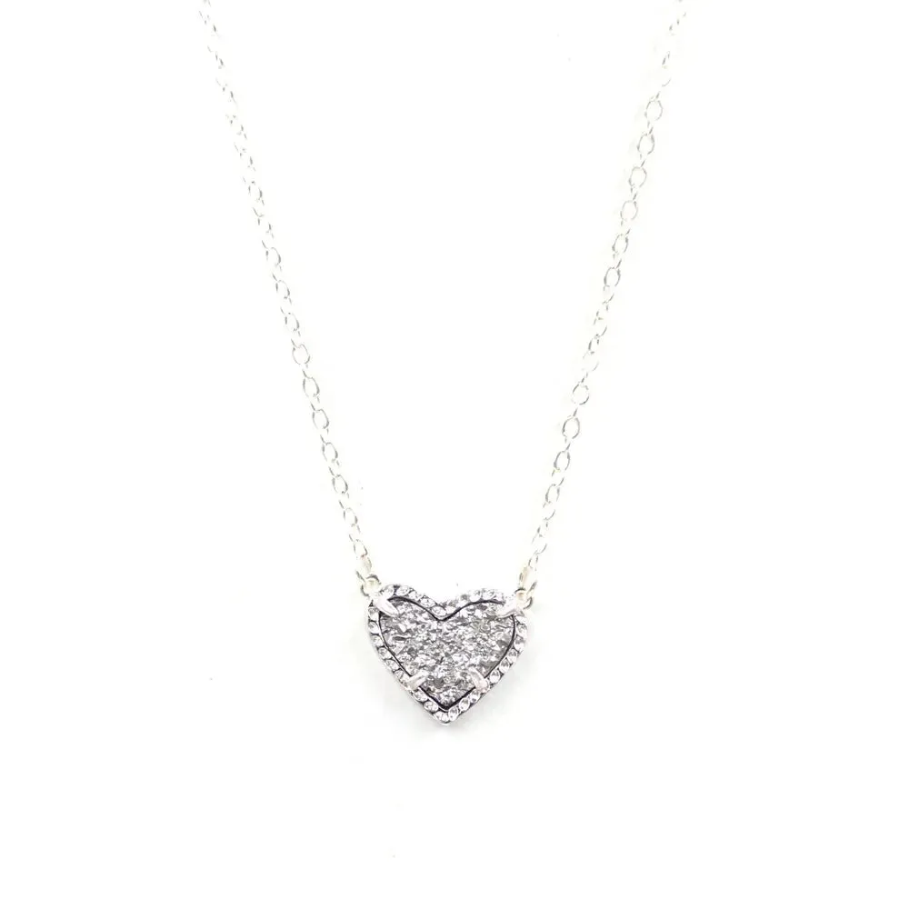 Gift Glitter Abalone Stone Small Heart Shaped 3D Resin Shell Mini Love Necklaces for Women Pendants