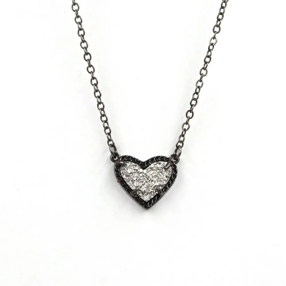 Gift Glitter Abalone Stone Small Heart Shaped 3D Resin Shell Mini Love Necklaces for Women Pendants