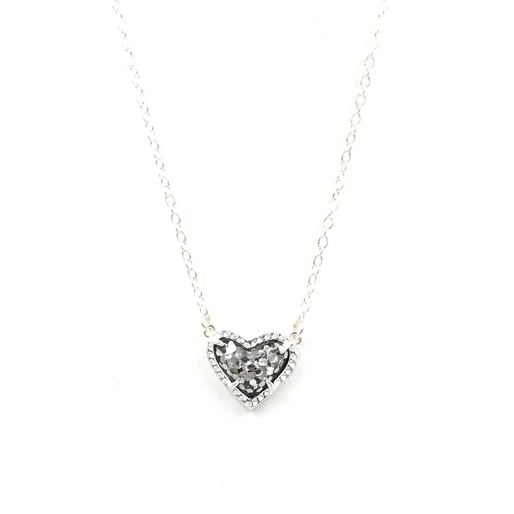 Gift Glitter Abalone Stone Small Heart Shaped 3D Resin Shell Mini Love Necklaces for Women Pendants