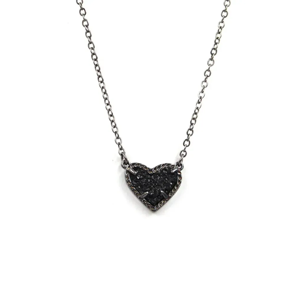 Gift Glitter Abalone Stone Small Heart Shaped 3D Resin Shell Mini Love Necklaces for Women Pendants