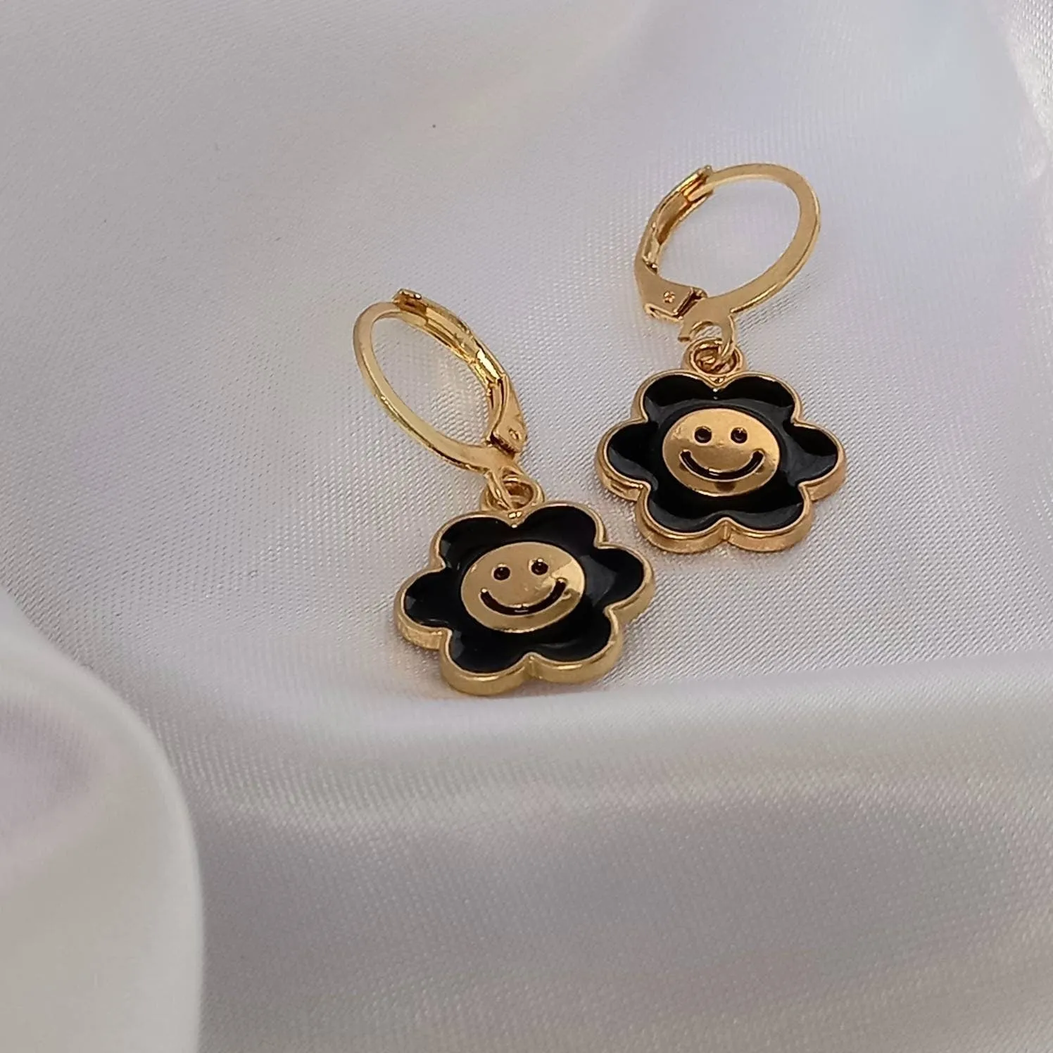 Gold Retro Flower Hoop Earrings-70's Style Earrings,Small Gold Hoops,Vintage Style Earrings,Gold Jewellery In The UK,Gold Earrings In The UK
