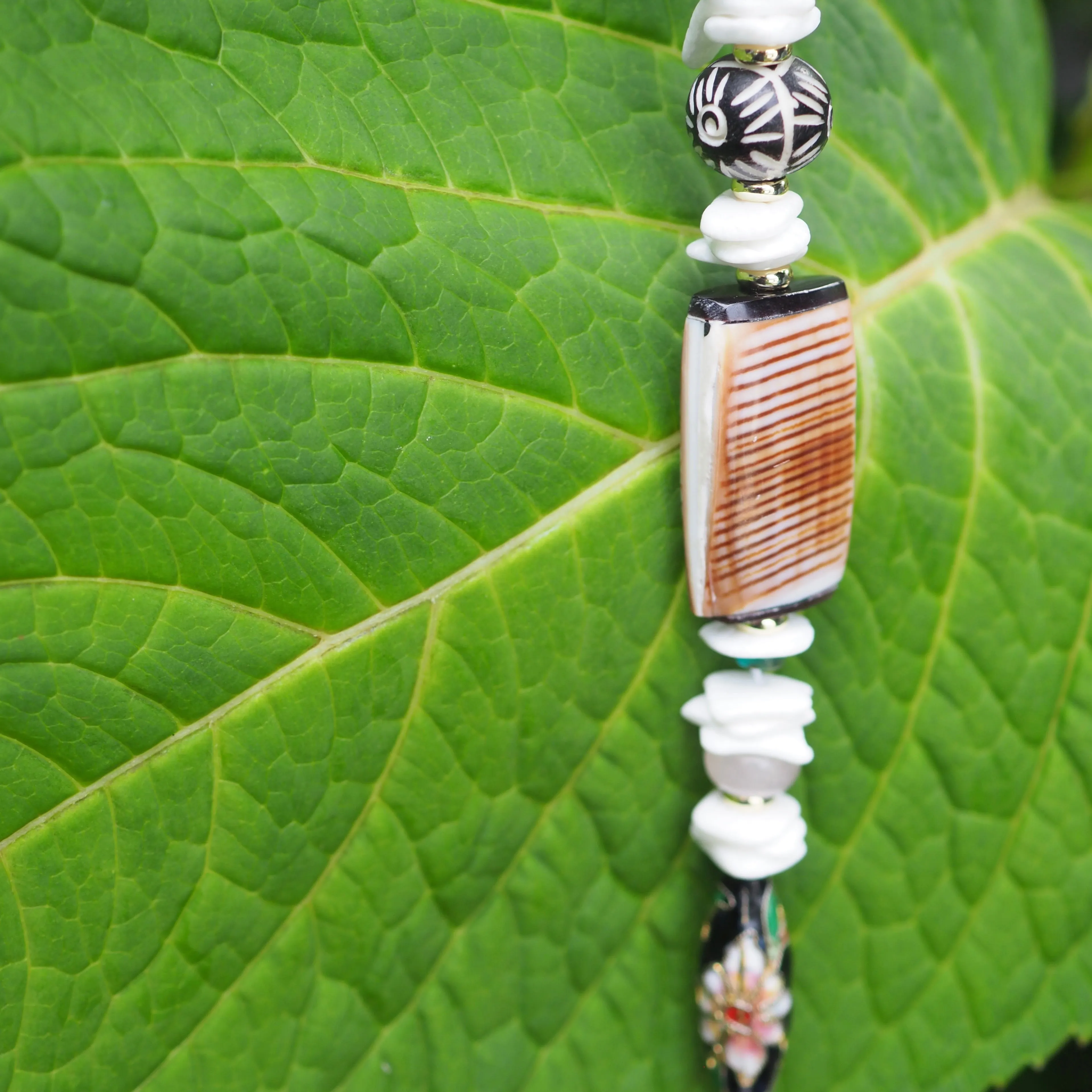 KALLIE RECTANGLE SHELL   CLOISENNE BEADED NECKLACE