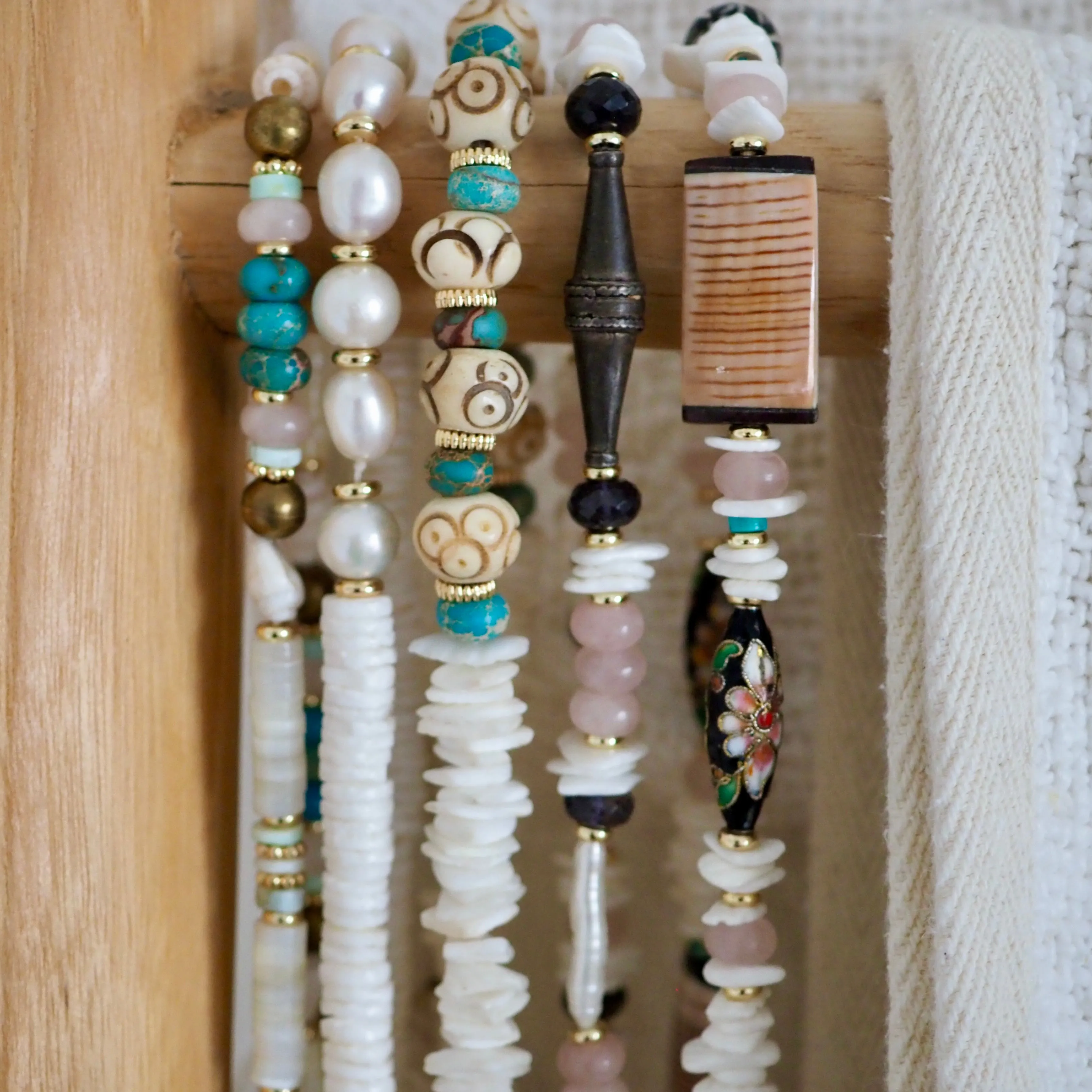 KALLIE RECTANGLE SHELL   CLOISENNE BEADED NECKLACE