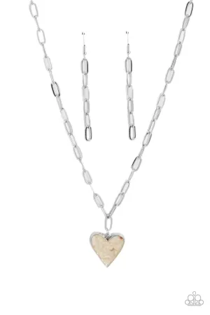 Kiss and SHELL - White -  Shell Heart Pendant Paparazzi Short Necklace