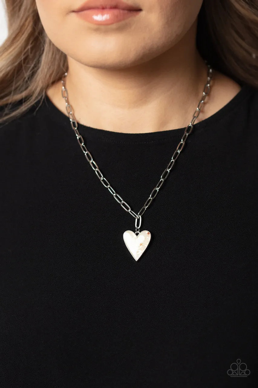 Kiss and SHELL - White -  Shell Heart Pendant Paparazzi Short Necklace
