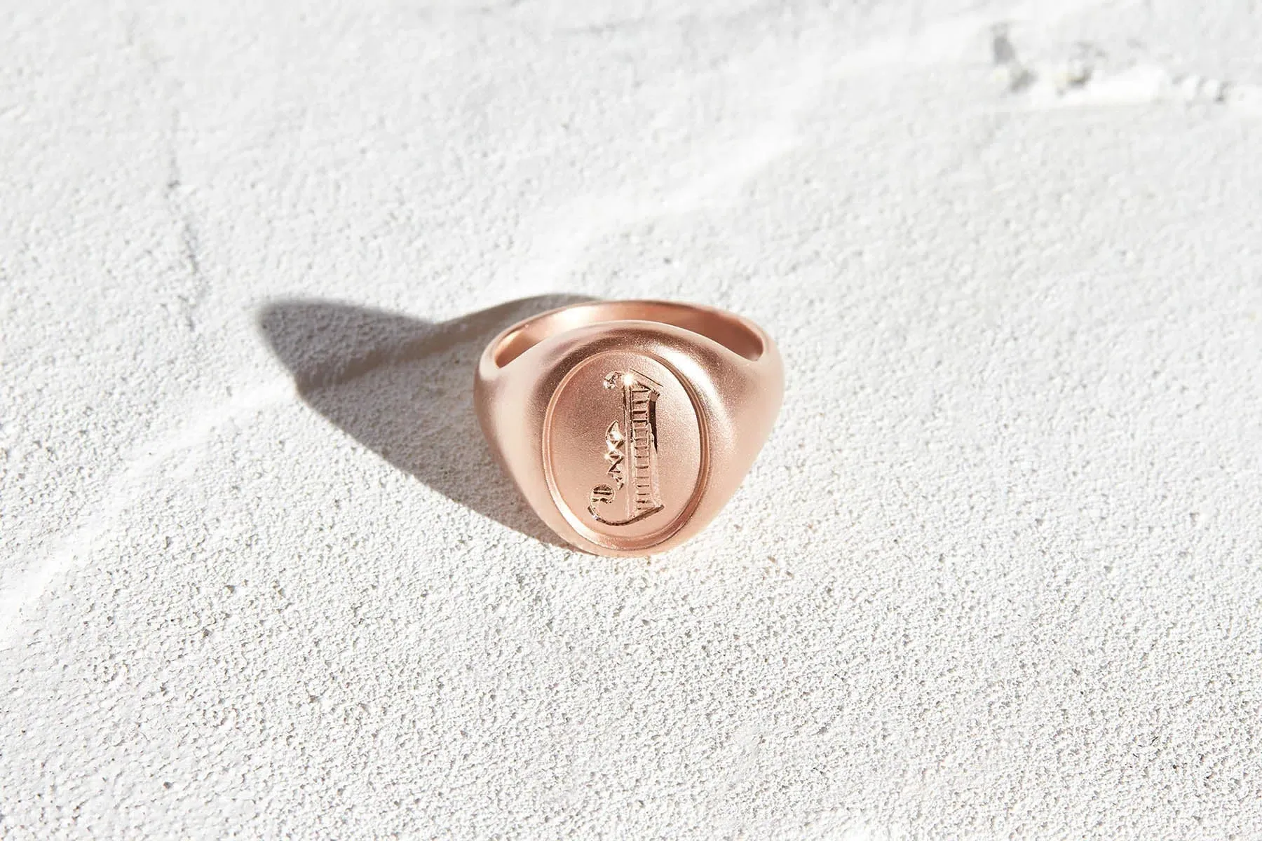 Men's Oval Signet Ring in Rose Gold