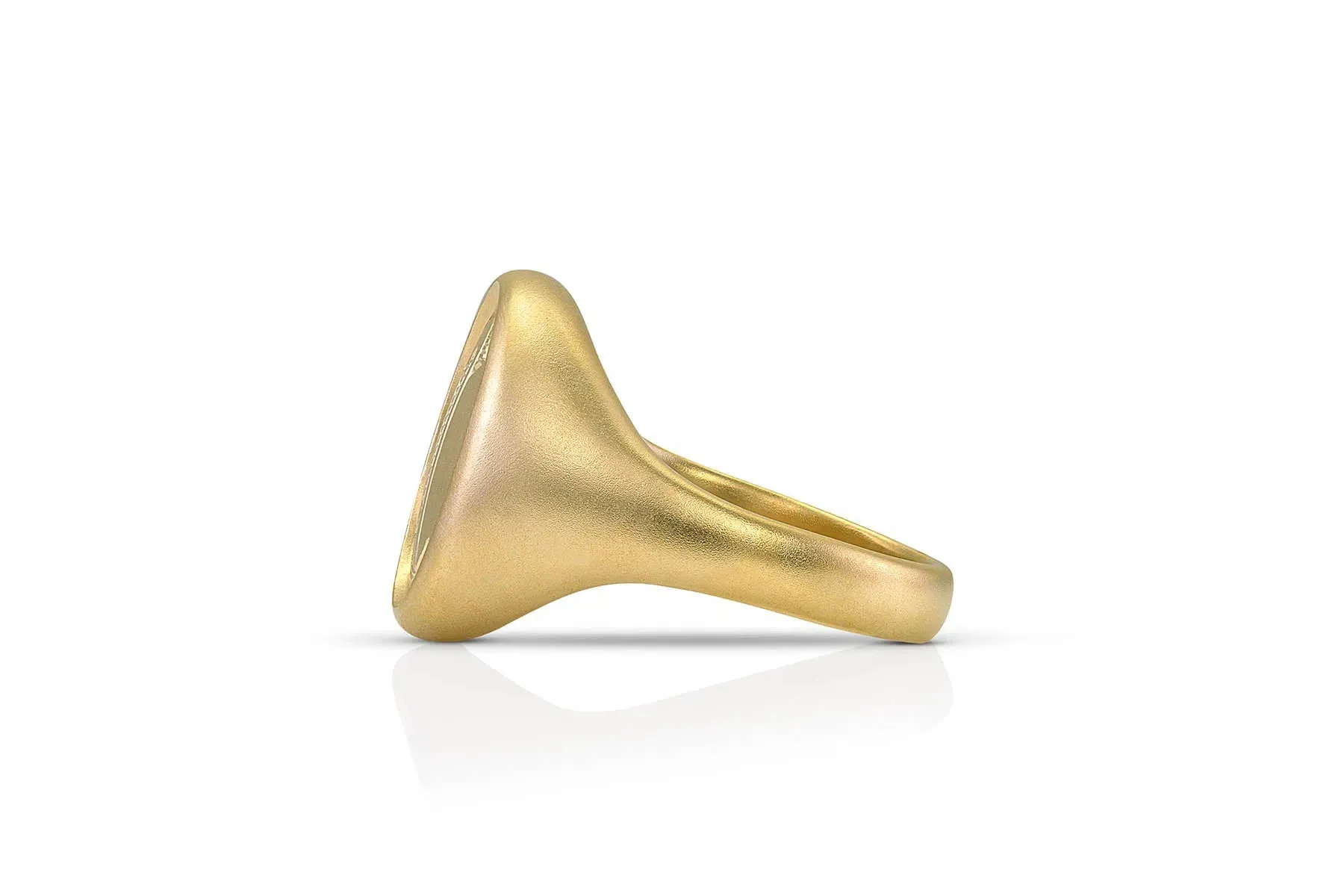 Men's Oval Signet Ring in Yellow Gold