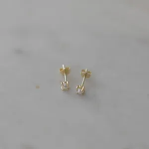 Mini Pearl Studs | Sophie Store