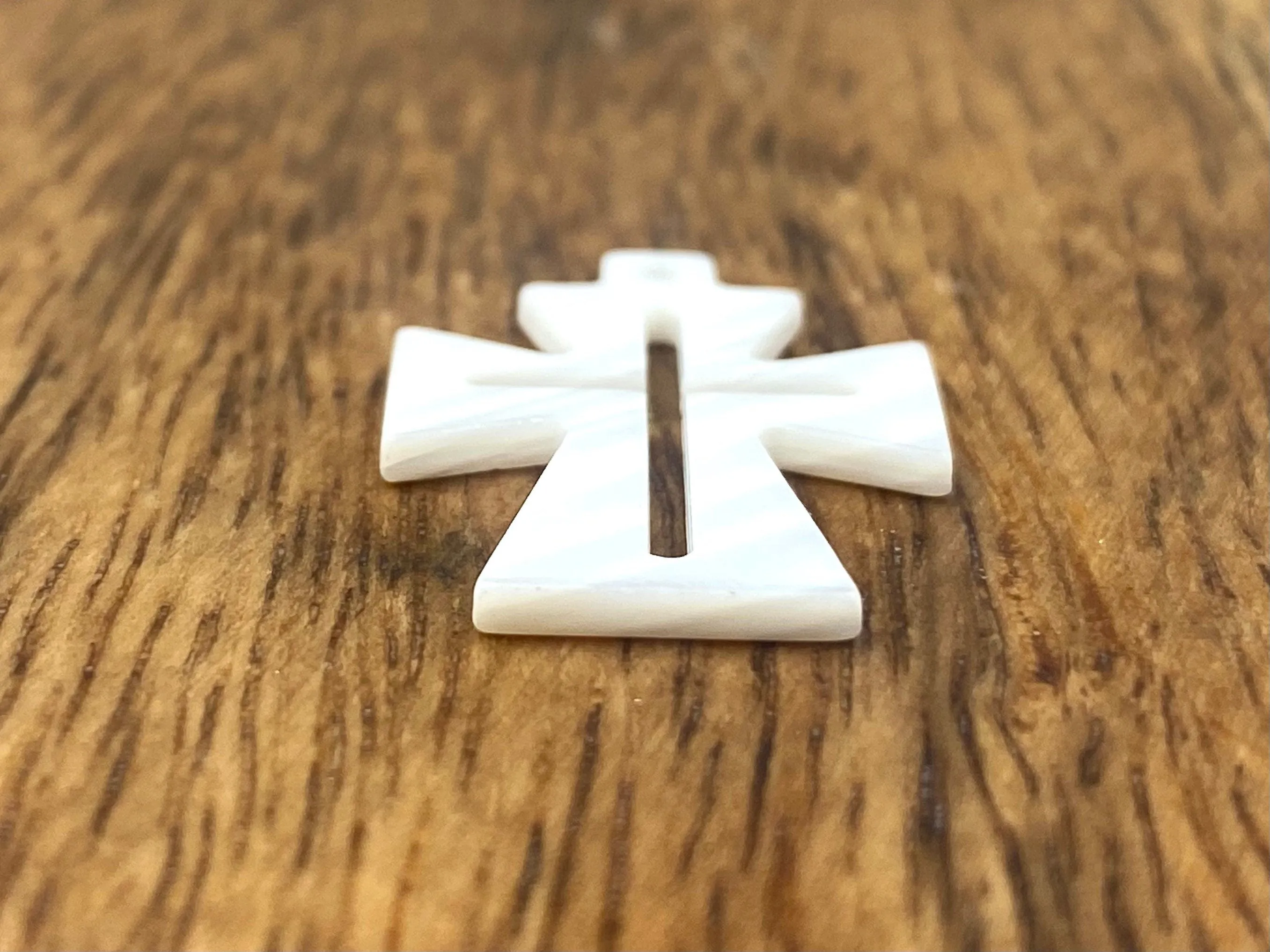 Mother Of Pearl Cross Shell, Sku#M392