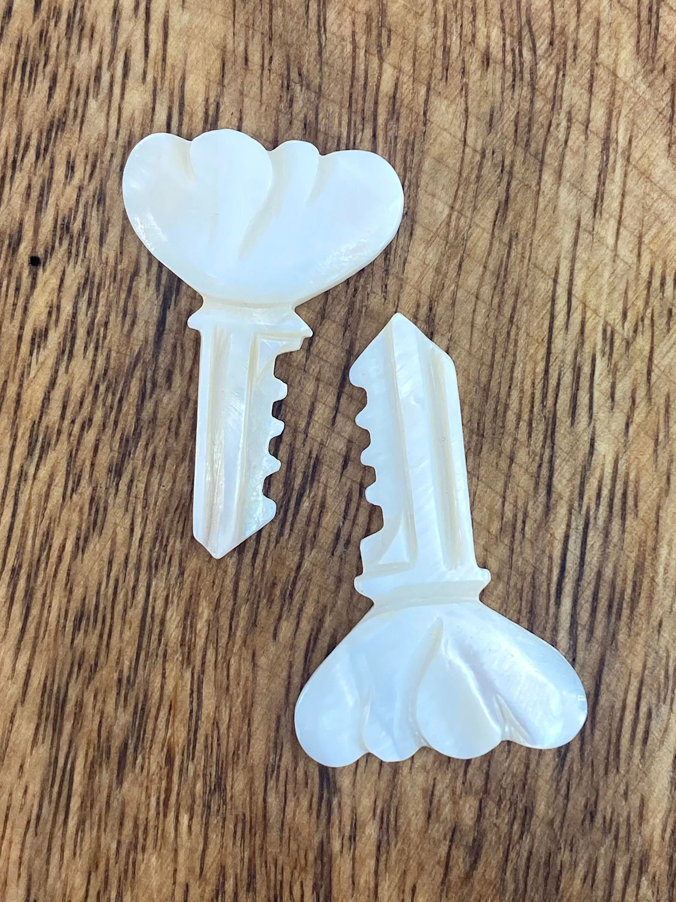 Mother Of Pearl Key Shell, Sku#M354