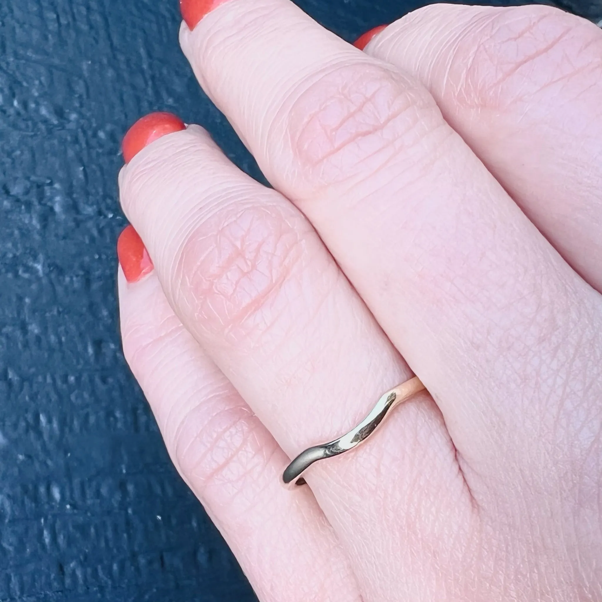 Narrow Contour Curve Wedding Band