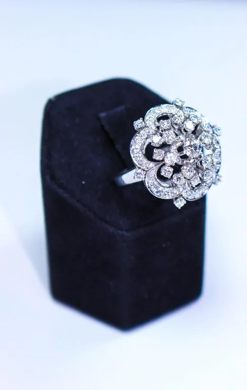PLATINUM Diamond Ring with Center Stone Size 6 1/2