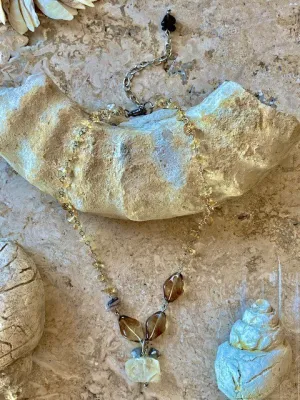 Roshena Short Silhouette Necklace