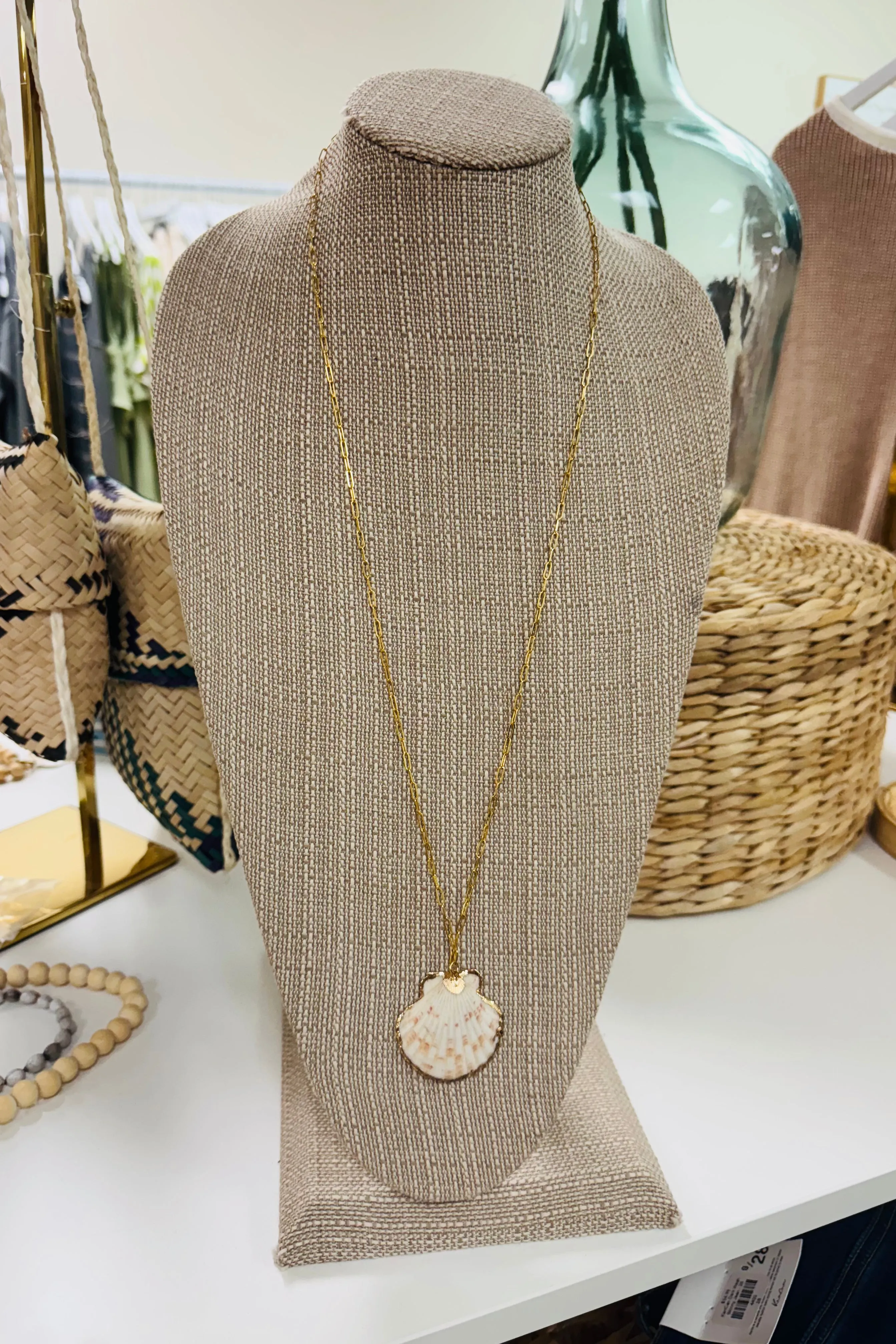 Seaside Necklace with White Shell
