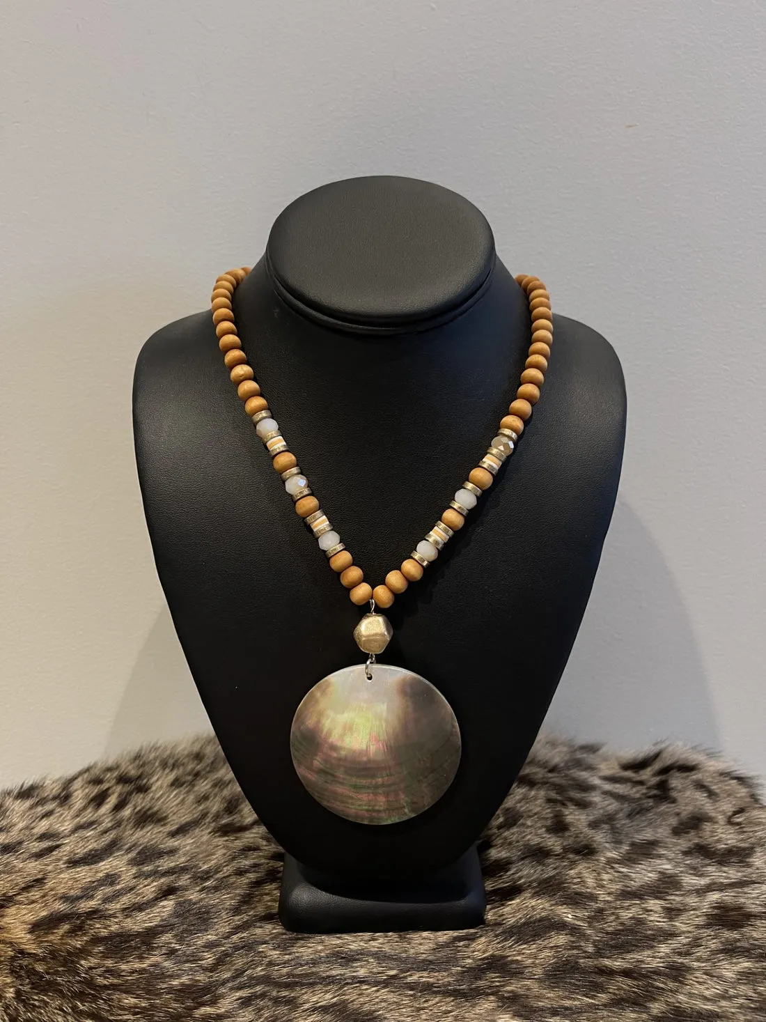 Shell Pendant Necklace