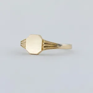 Signet Jolie Ring
