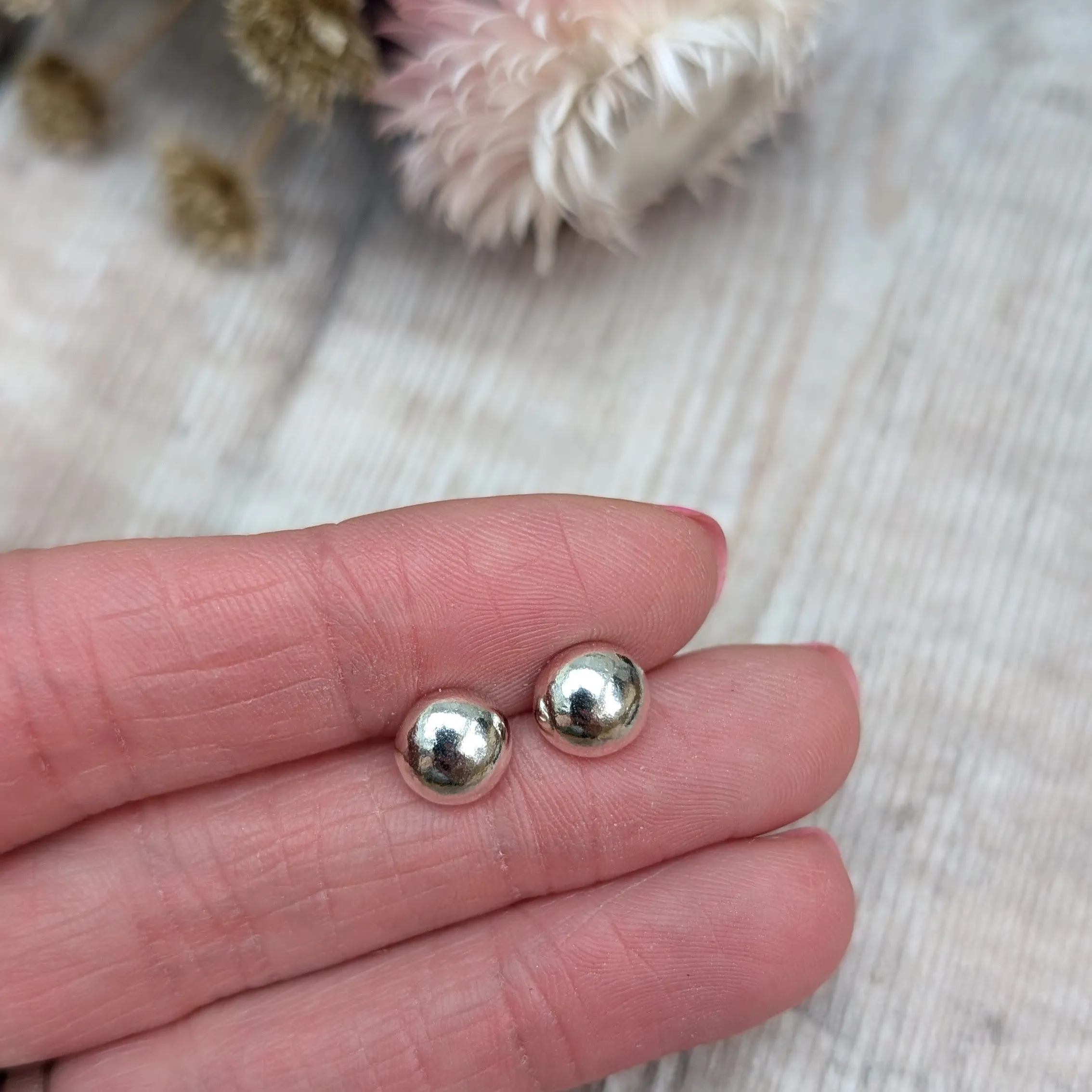 Silver Stud Earrings - Pebble - Circle