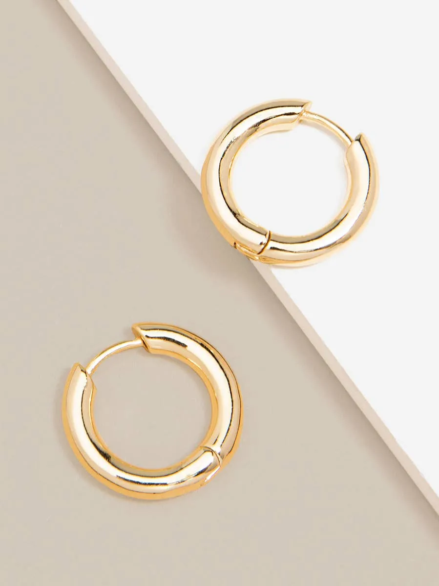 Small Chunky Huggie Earring