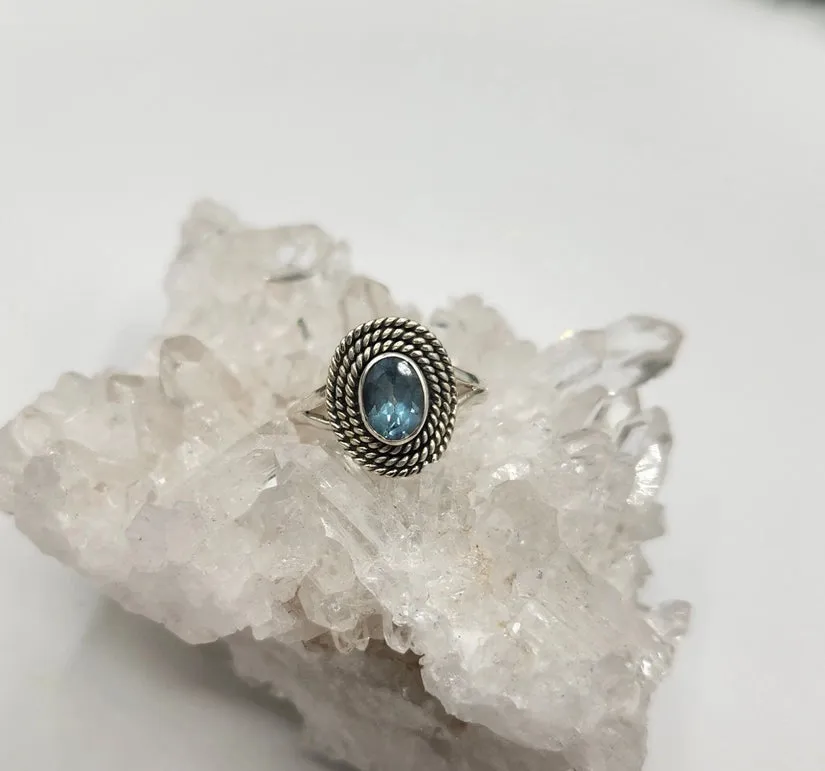 Sterling Silver Semi-Precious Gemstones, Oval Stone, Rope setting Adjustable Rings FB1839