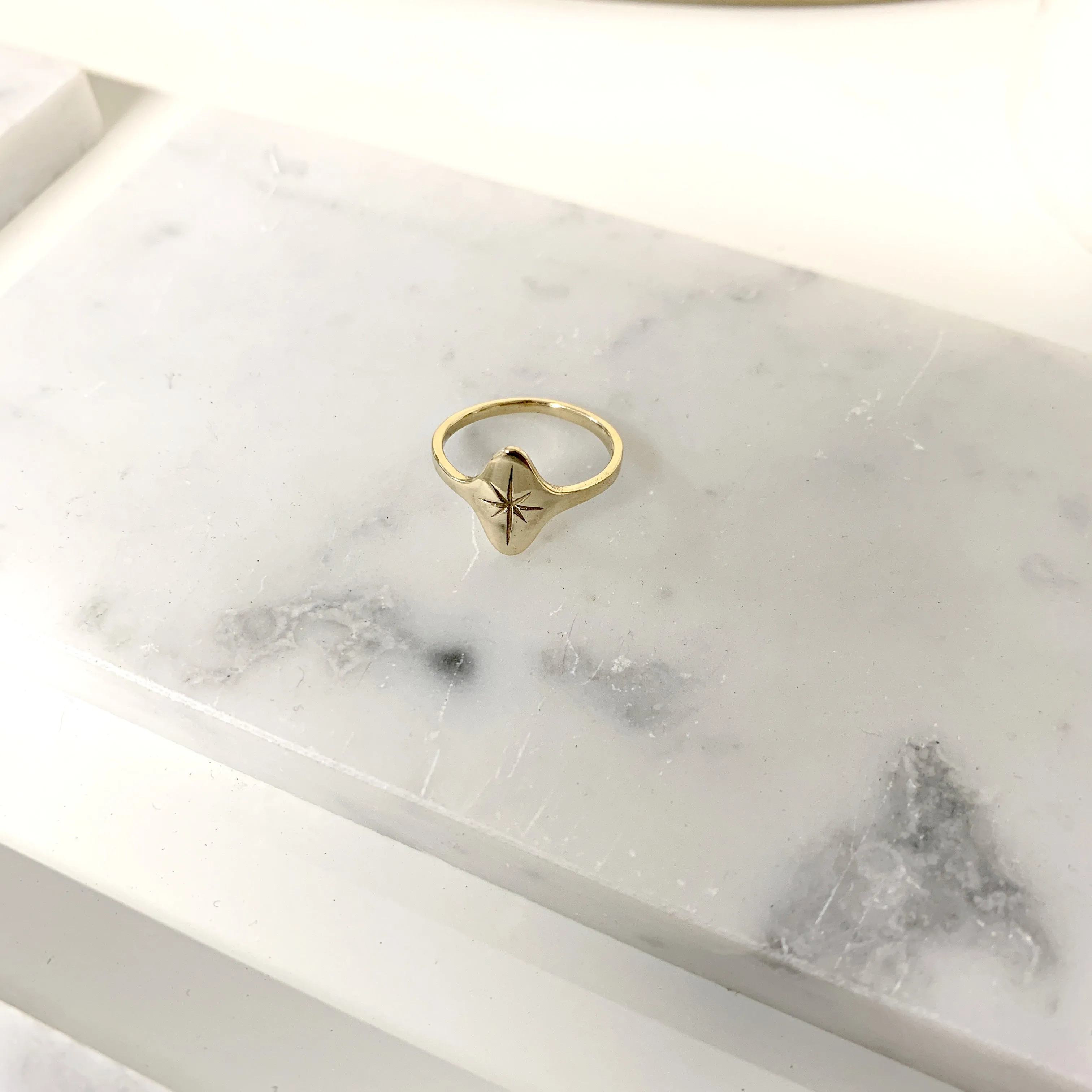 Étoile Signet Ring in 14k Gold Polished Finish
