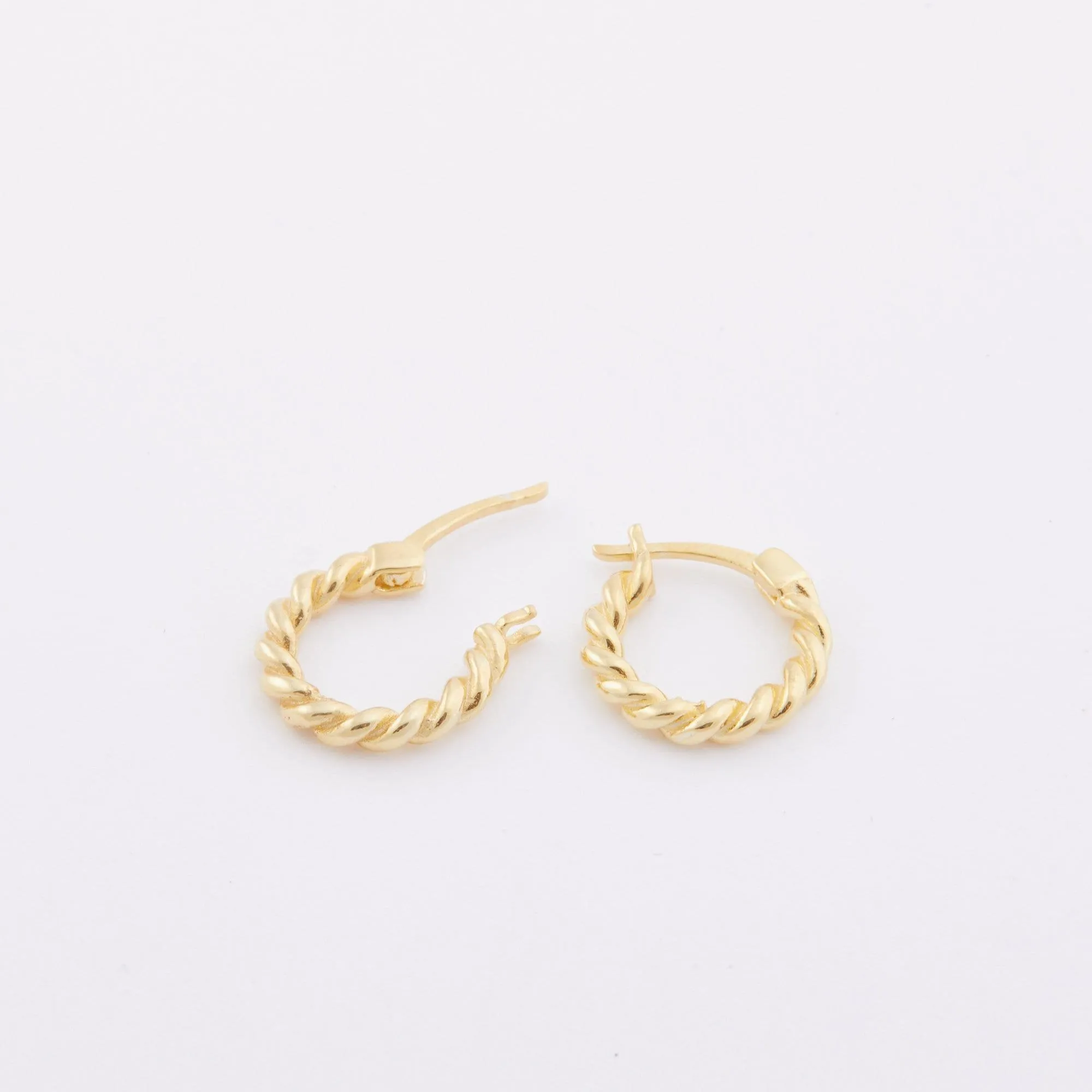 Twisted Hoop Earrings - 18K Gold Vermeil