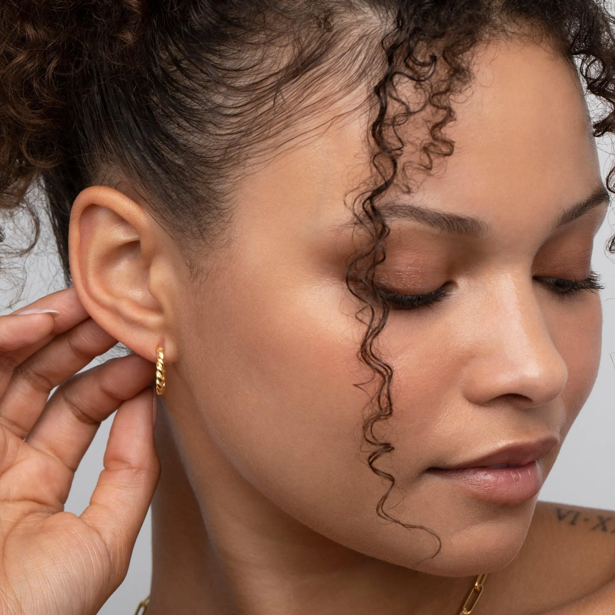 Twisted Hoop Earrings - 18K Gold Vermeil