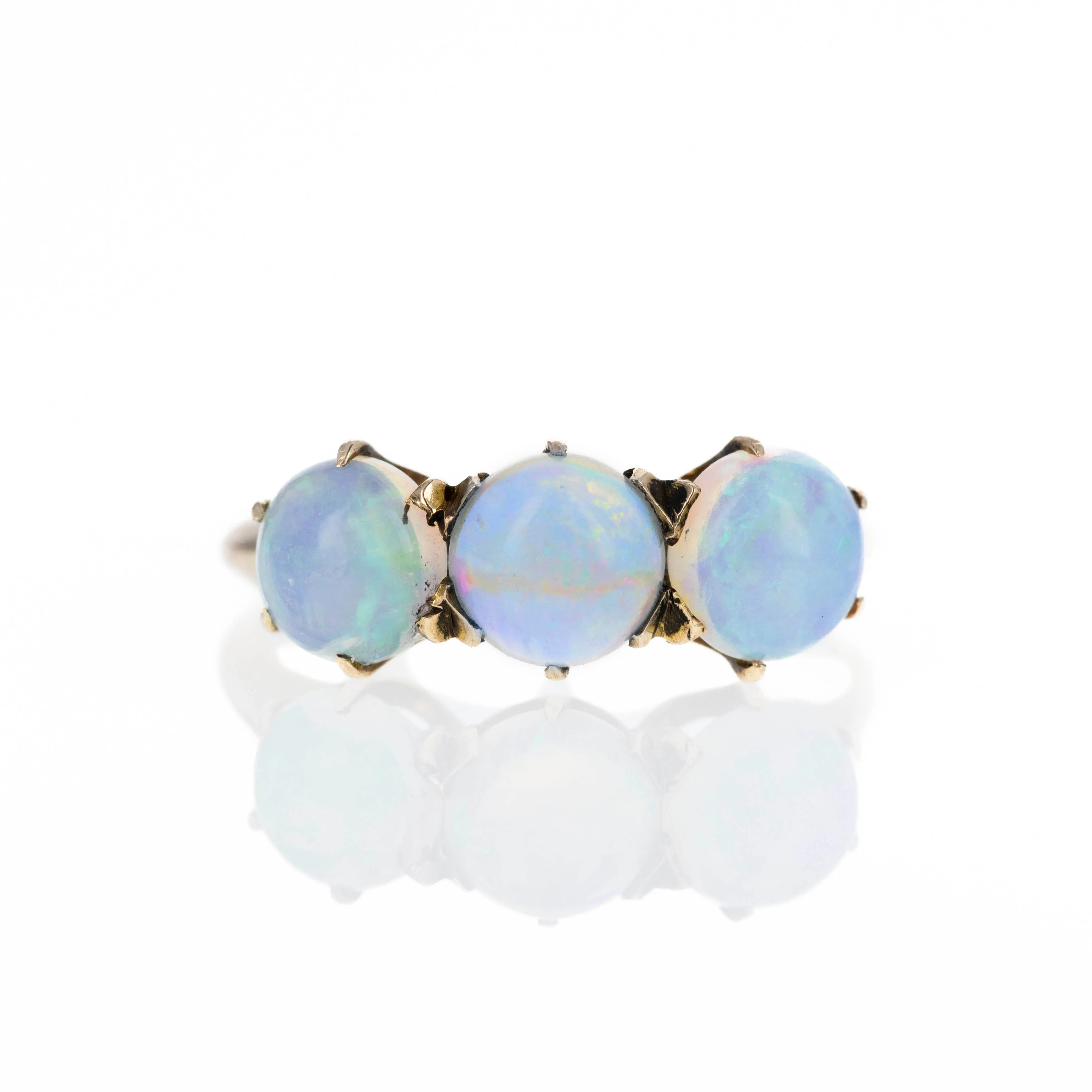 Victorian 10K Yellow Gold Opal Cabochon Ring