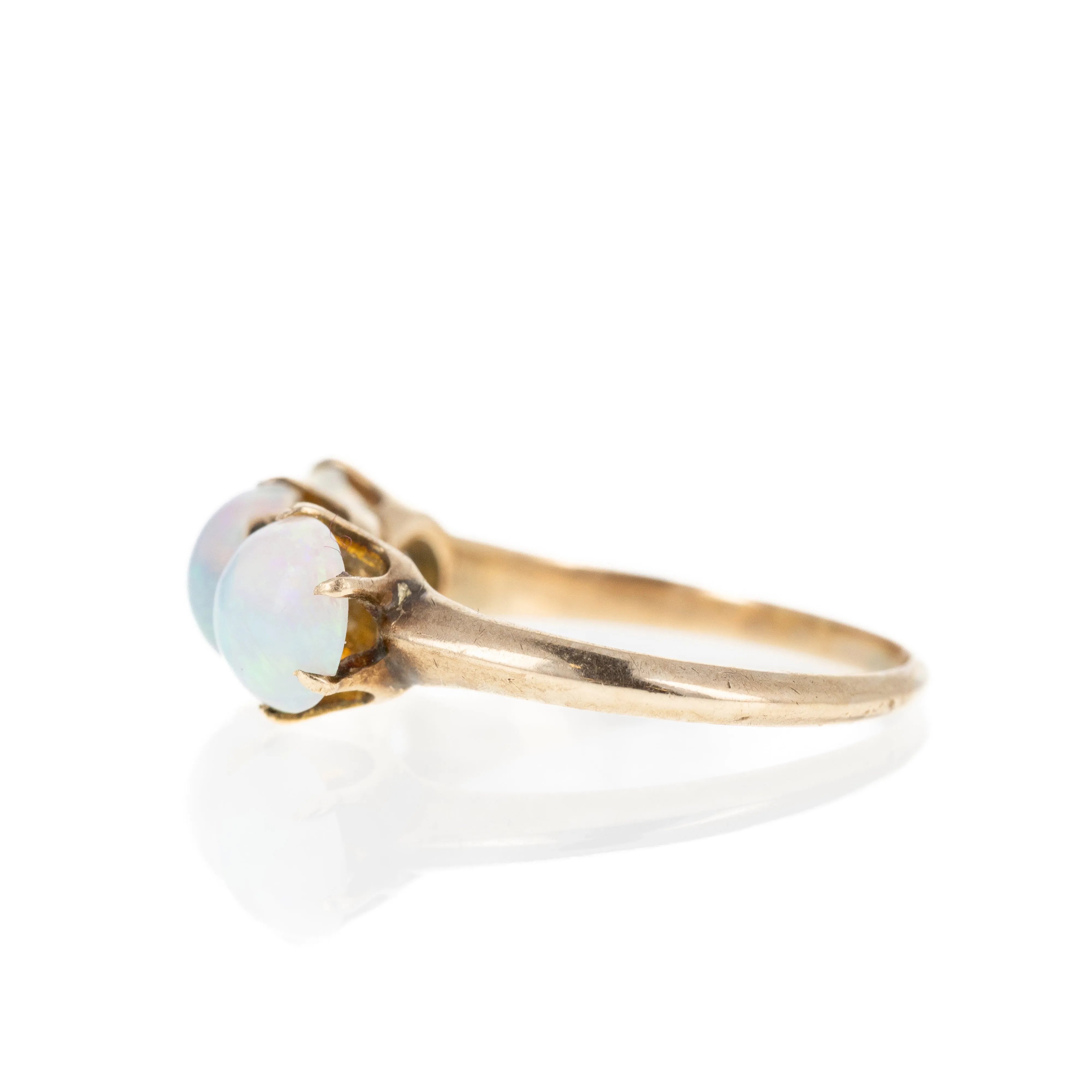 Victorian 10K Yellow Gold Opal Cabochon Ring