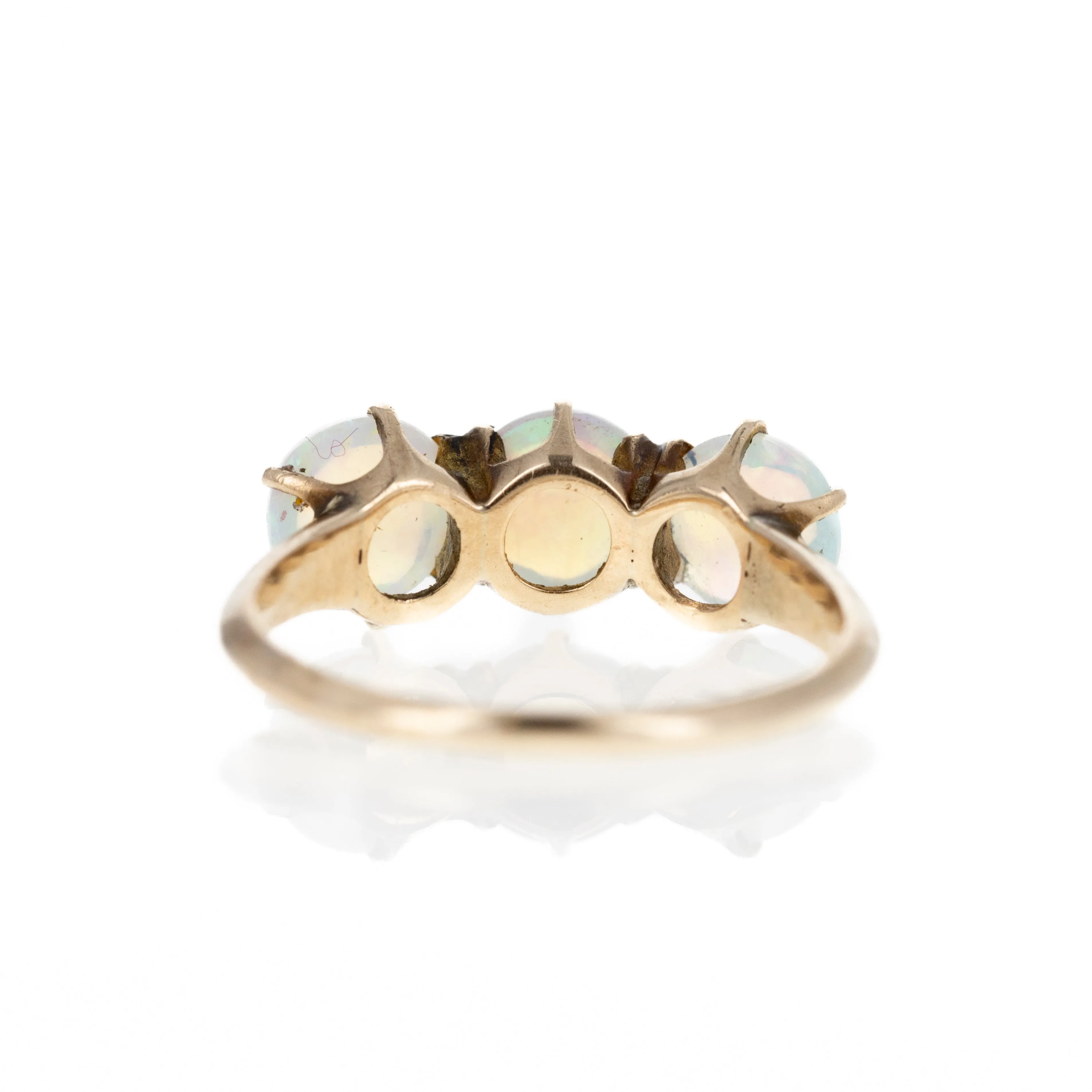 Victorian 10K Yellow Gold Opal Cabochon Ring