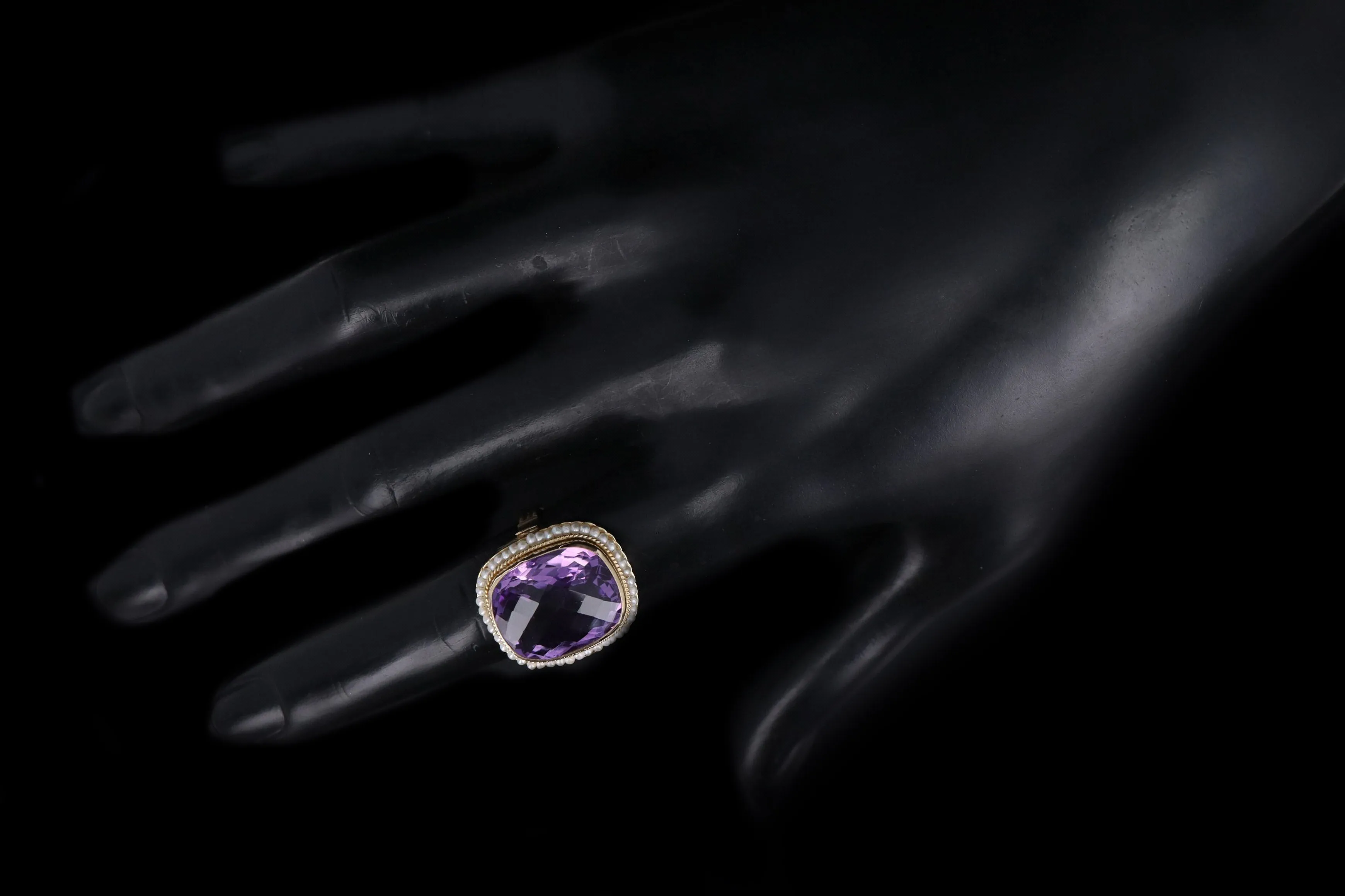 Vintage 14K Yellow Gold 11.5 Carat Amethyst & Seed Pearl Ring