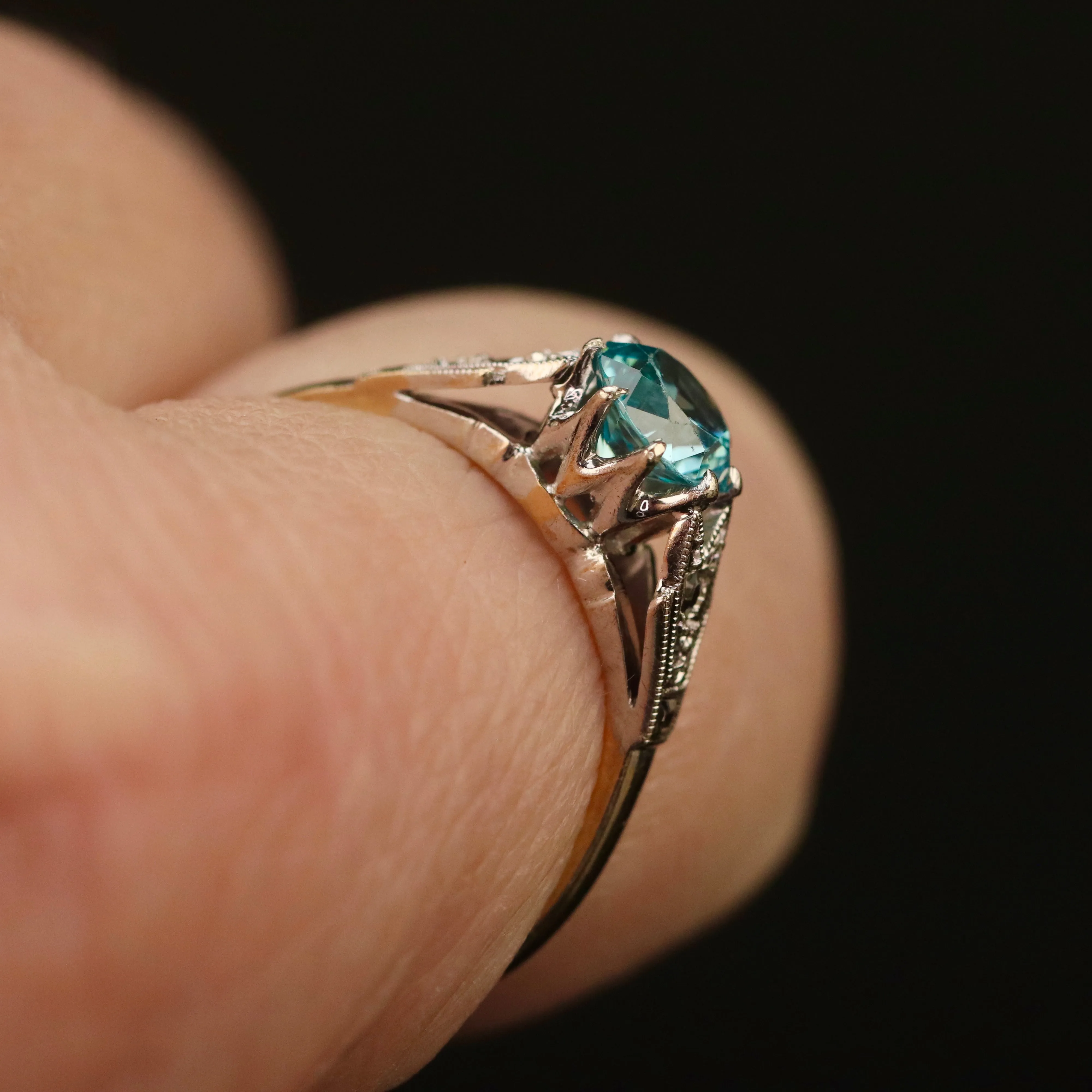 Vintage blue zircon ring in yellow gold