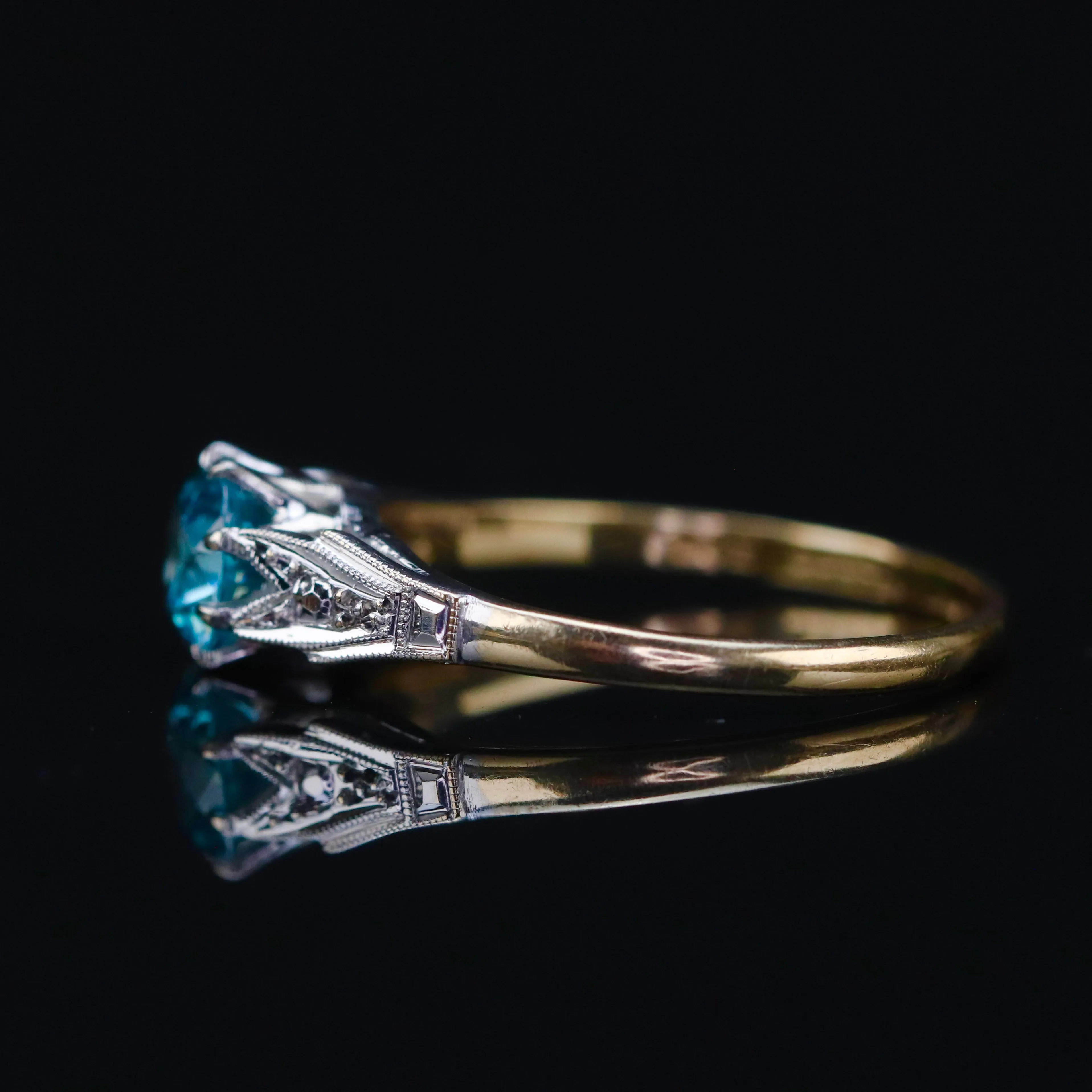 Vintage blue zircon ring in yellow gold