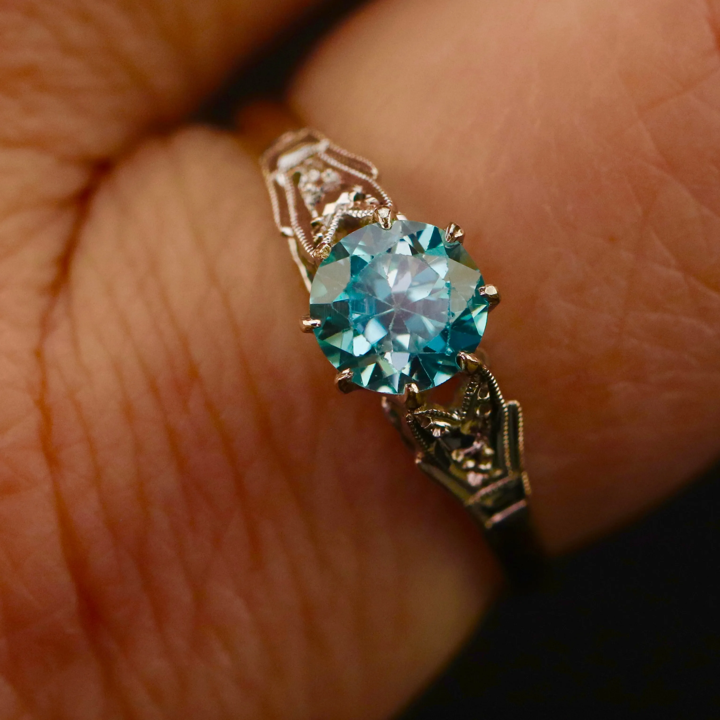 Vintage blue zircon ring in yellow gold