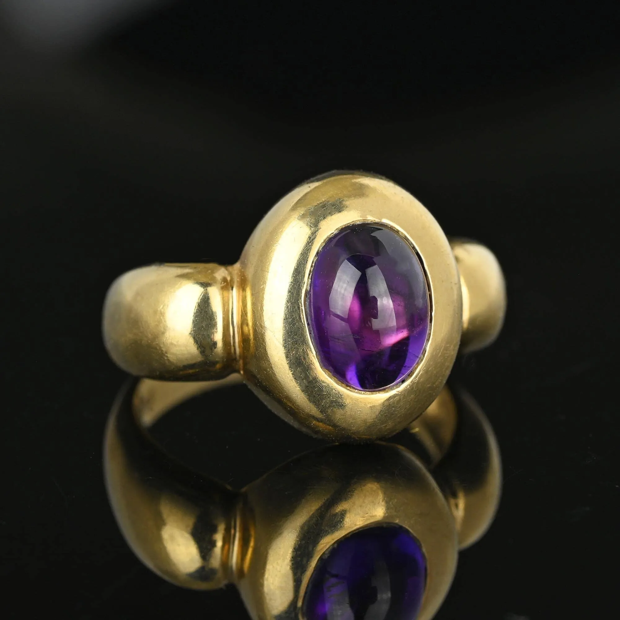 Vintage Domed Amethyst Cabochon Ring in Gold