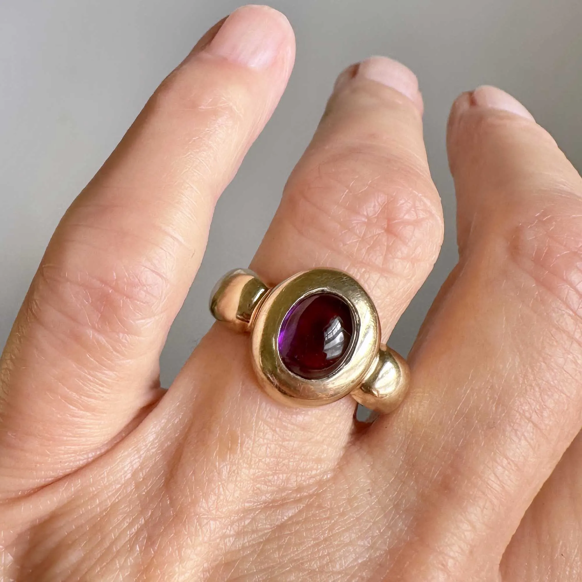 Vintage Domed Amethyst Cabochon Ring in Gold